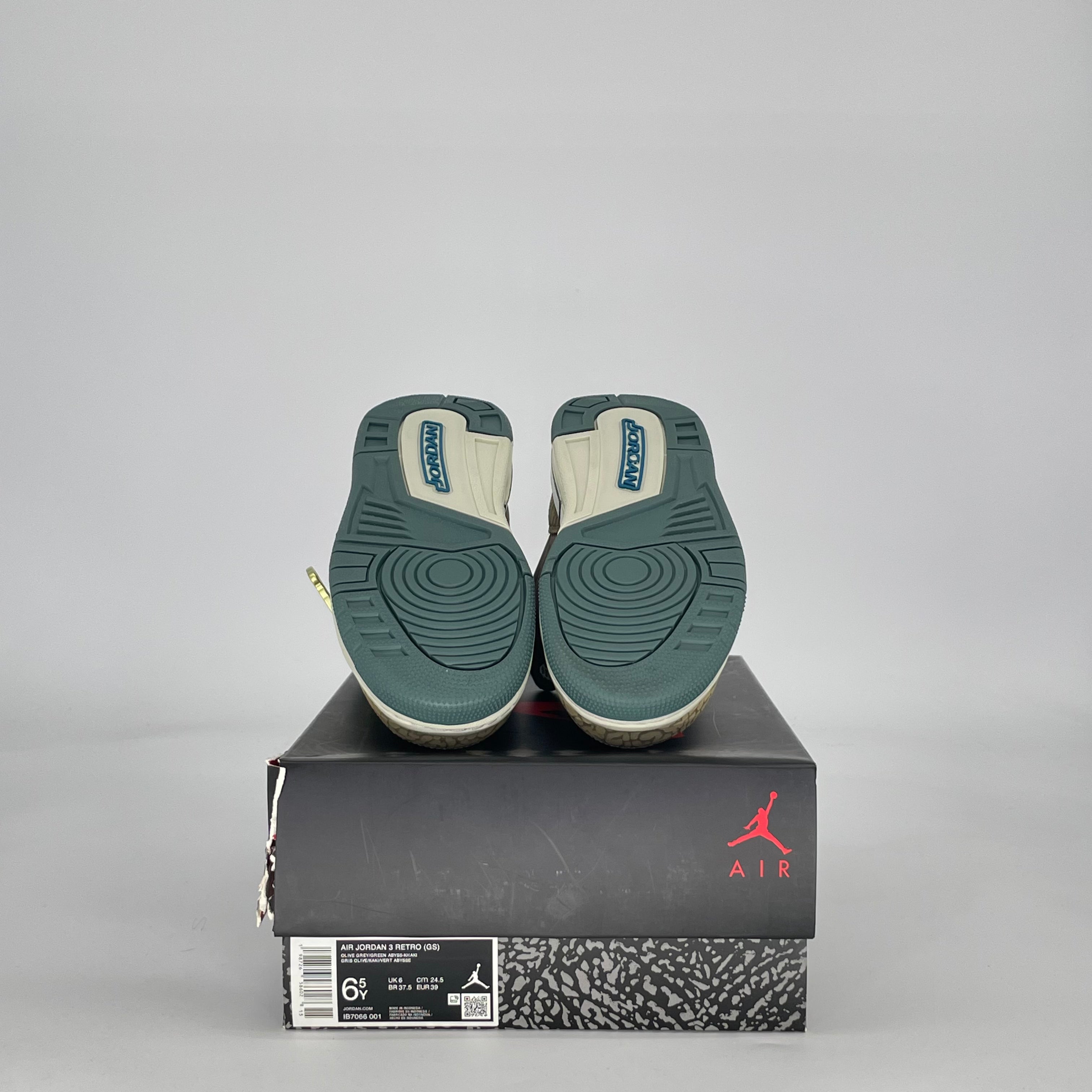 AIR JORDAN 3 OLIVE GREY IB7066-001 SIZE 6.5/8W GS