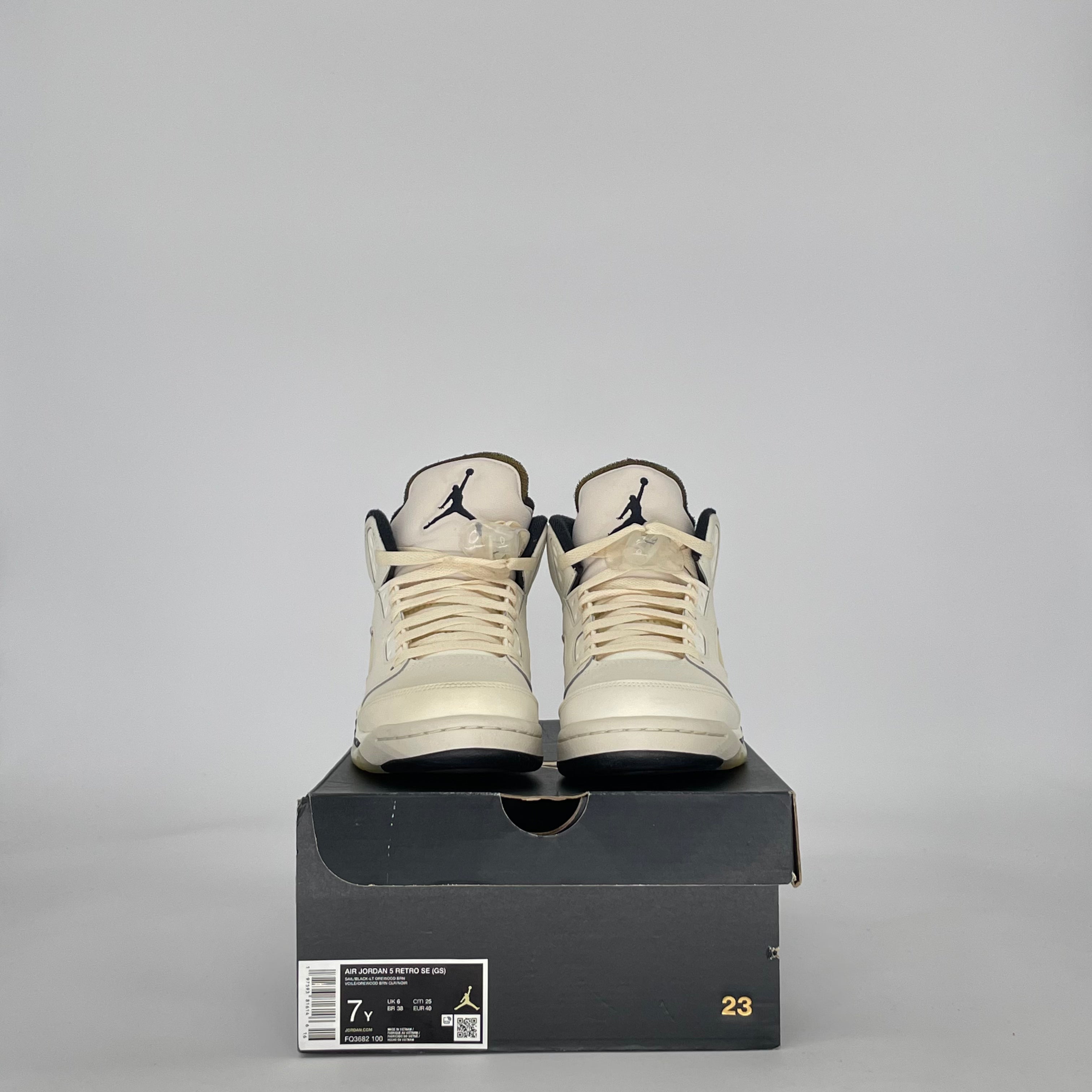 AIR JORDAN 5 SAIL FQ3682-100 SIZE 7/8.5W GS