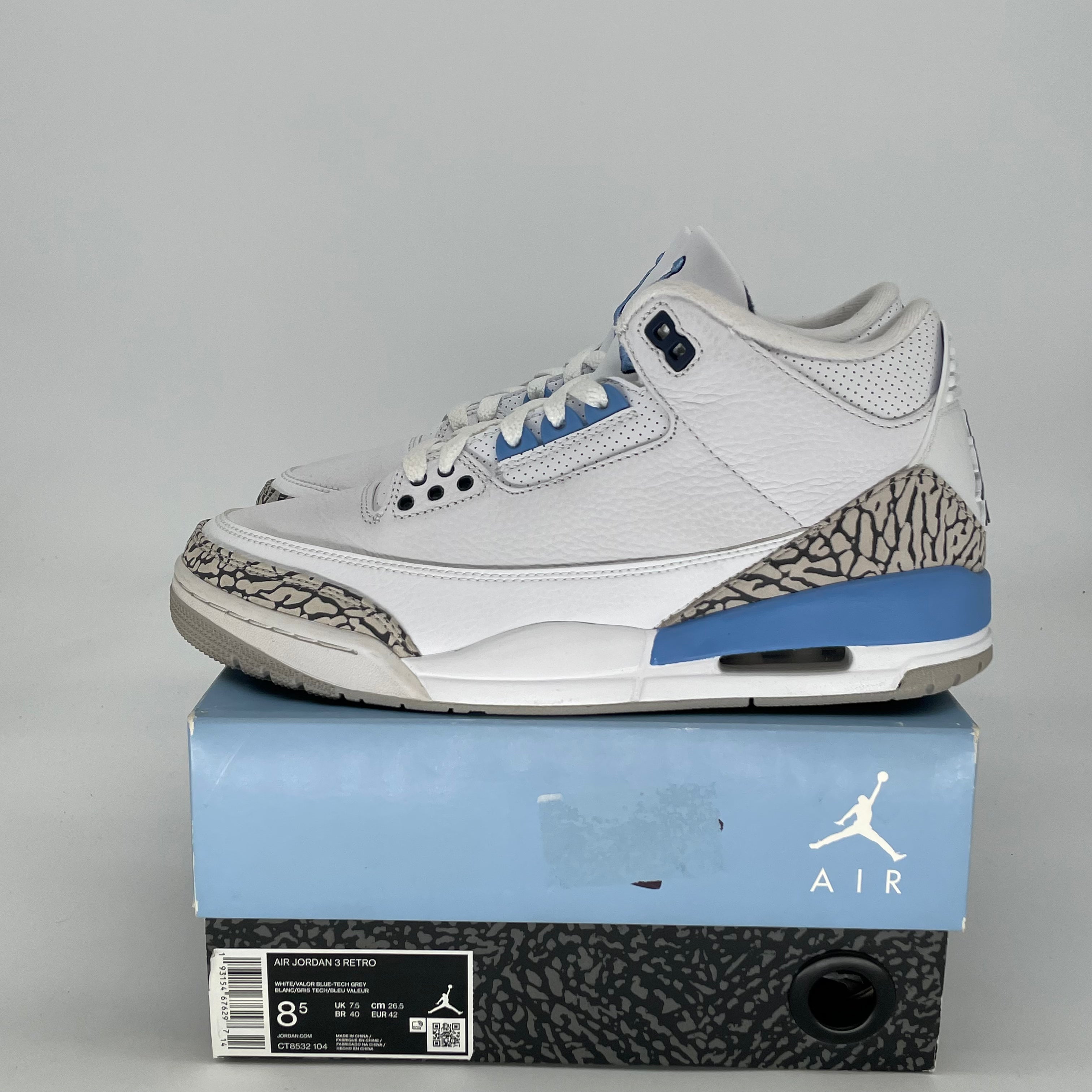 AIR JORDAN 3 UNC CT8532-104 SIZE 8.5/10W