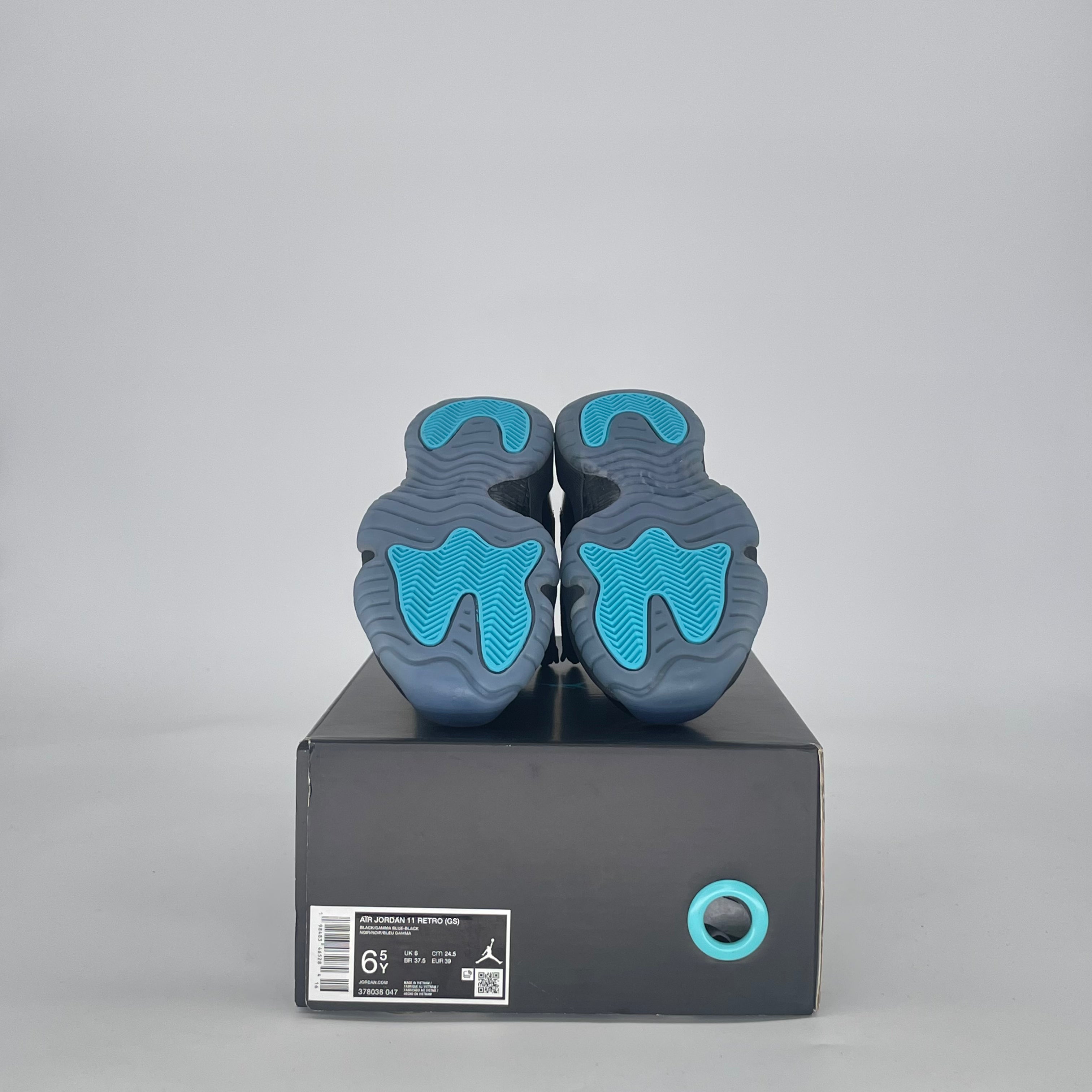 AIR JORDAN 11 GAMMA BLUE 378038-047 SIZE 6.5/8W GS