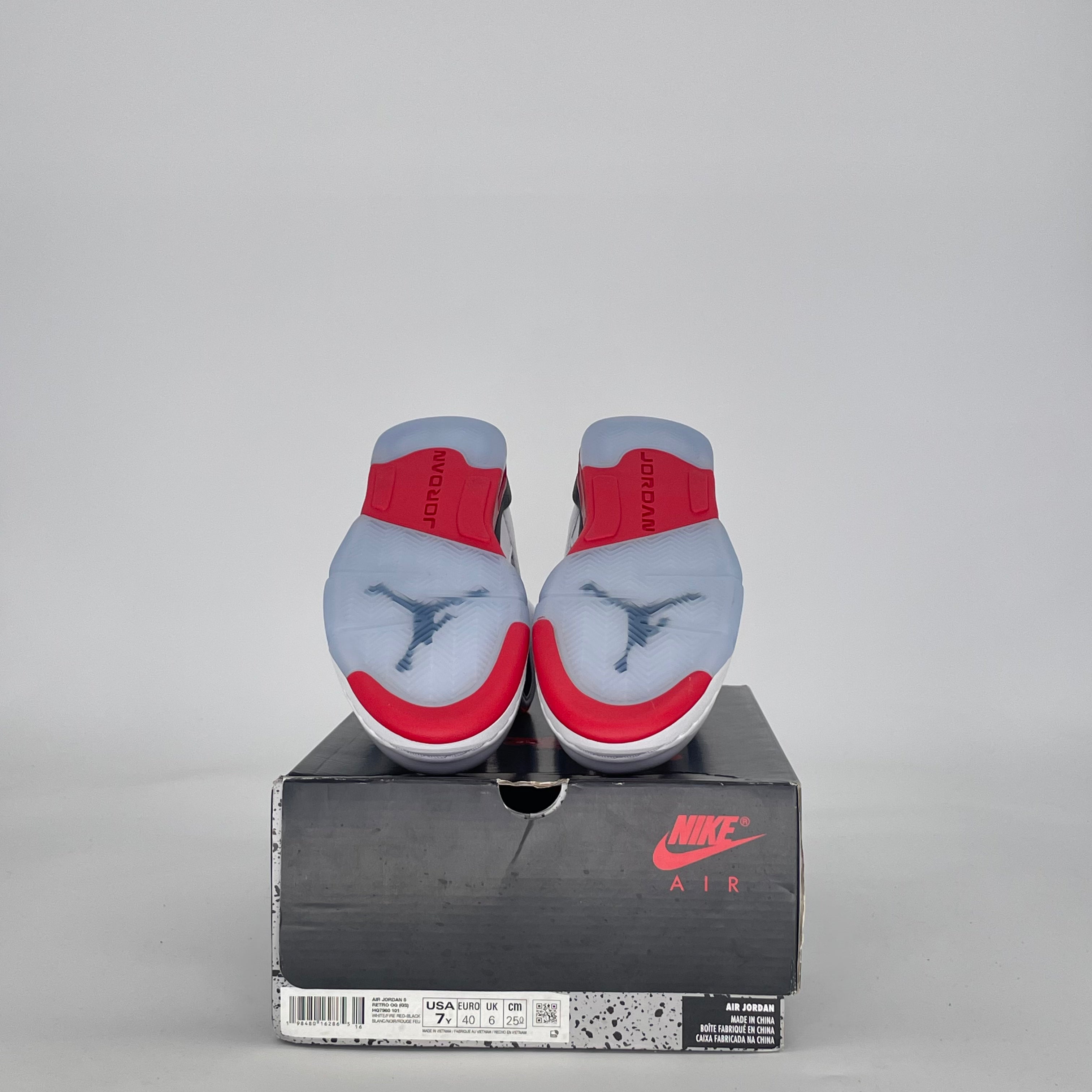 AIR JORDAN 5 FIRE RED BLACK TONGUE HQ7980-101 SIZE 7/8.5W GS