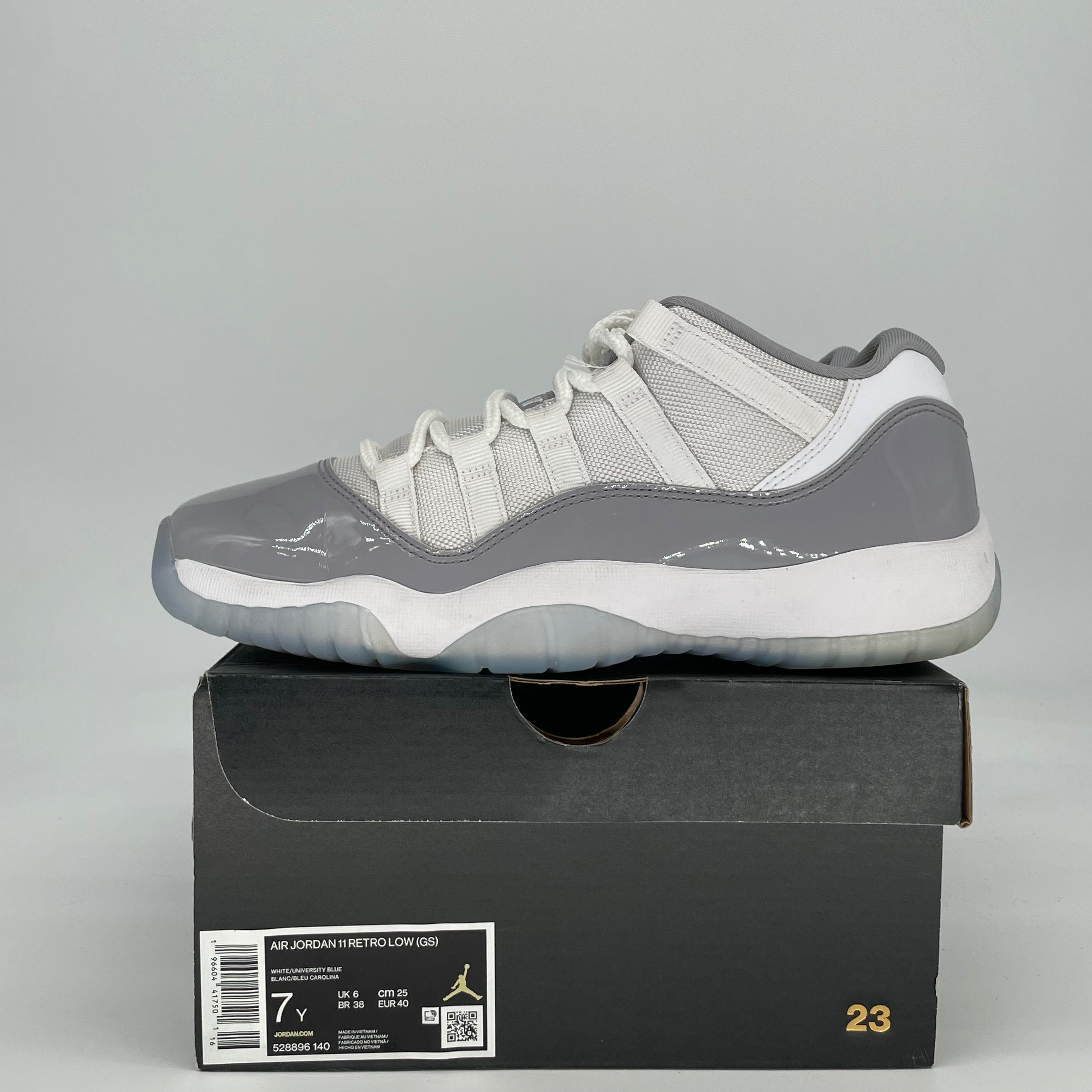 AIR JORDAN 11 LOW CEMENT GREY 528896-140 SIZE 7/8.5W