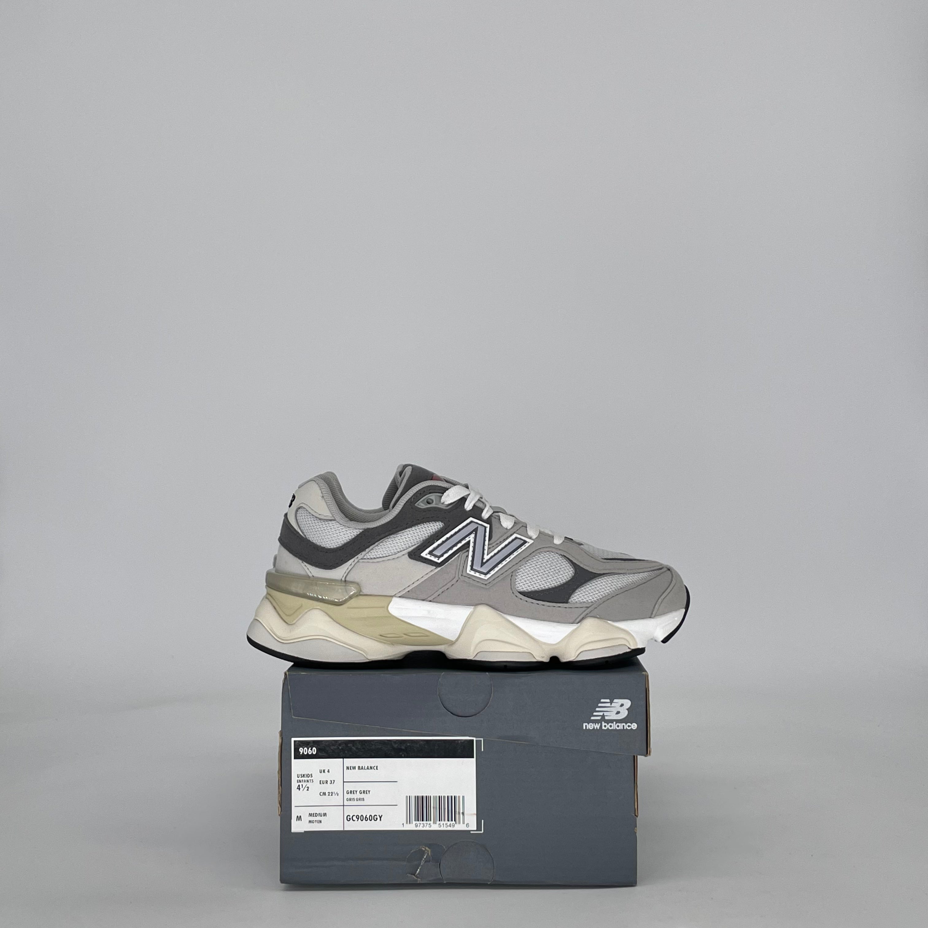 NEW BALANCE 9060 RAIN CLOUD GC9060GY SIZE 4.5/6W GS