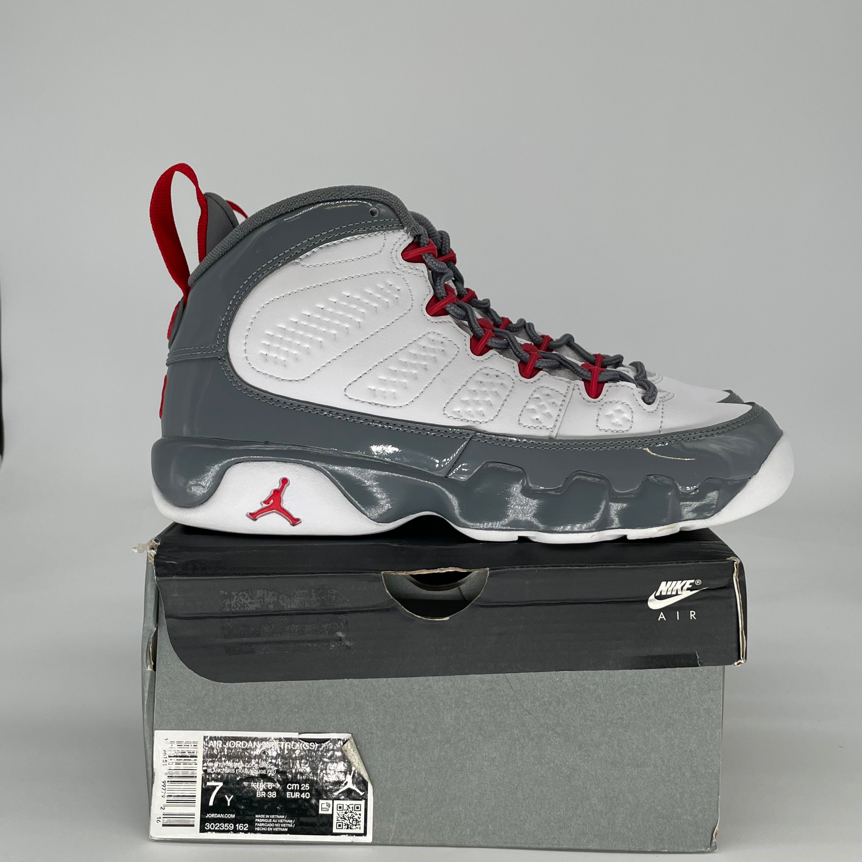 AIR JORDAN 9 FIRE RED 302359-162 SIZE 7/8.5W