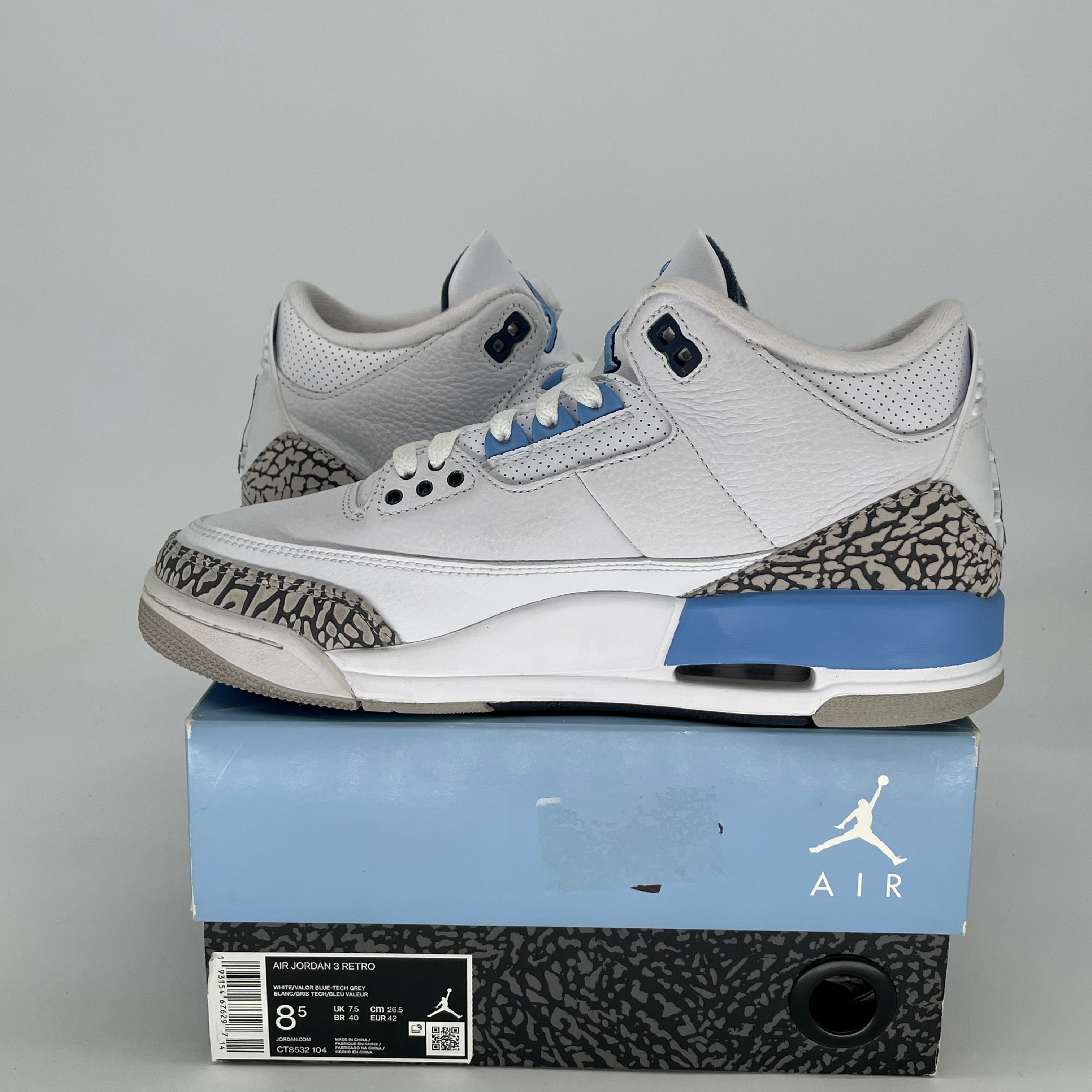 AIR JORDAN 3 UNC CT8532-104 SIZE 8.5/10W
