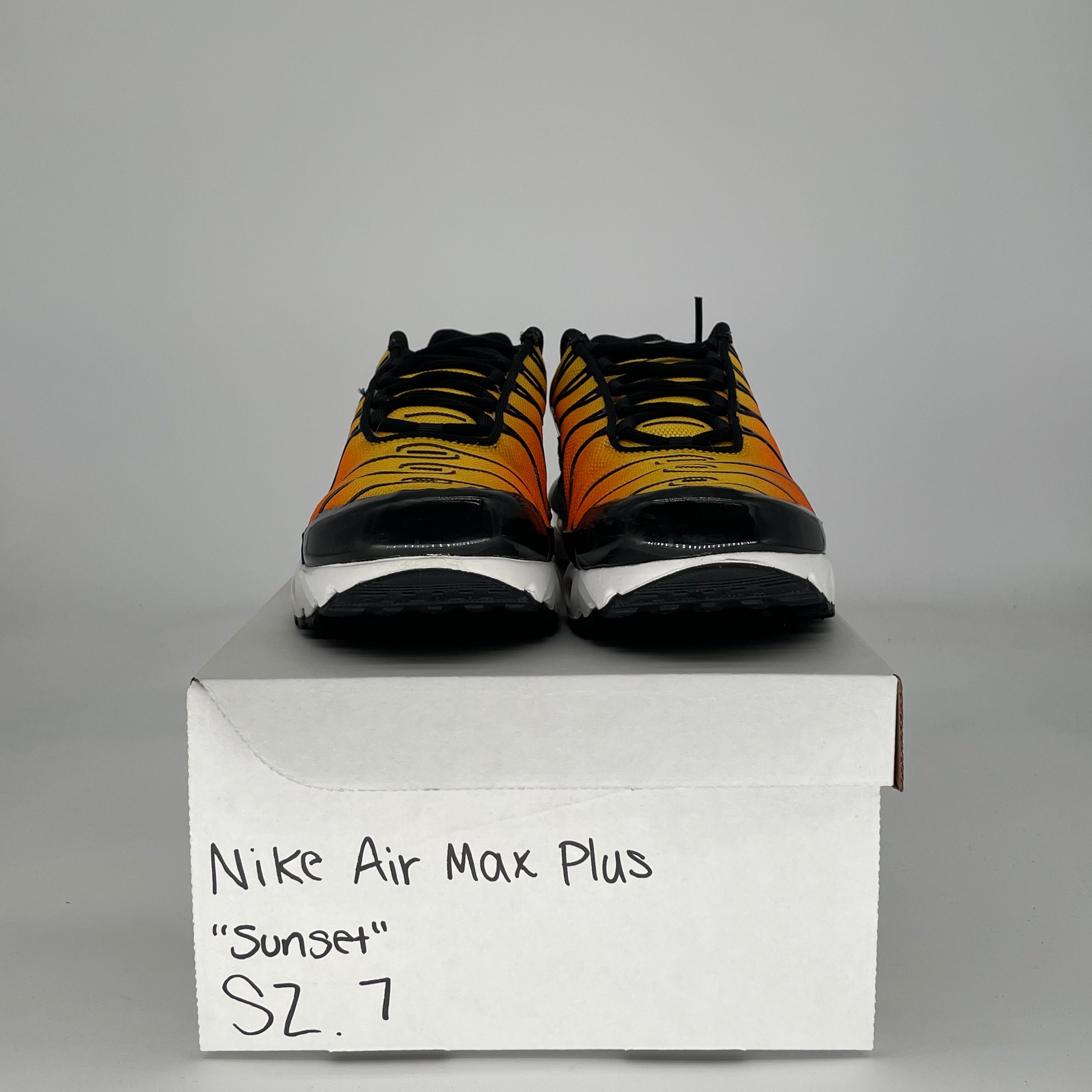NIKE AIR MAX PLUS SUNSET CD0609-029 SIZE 7/8.5W