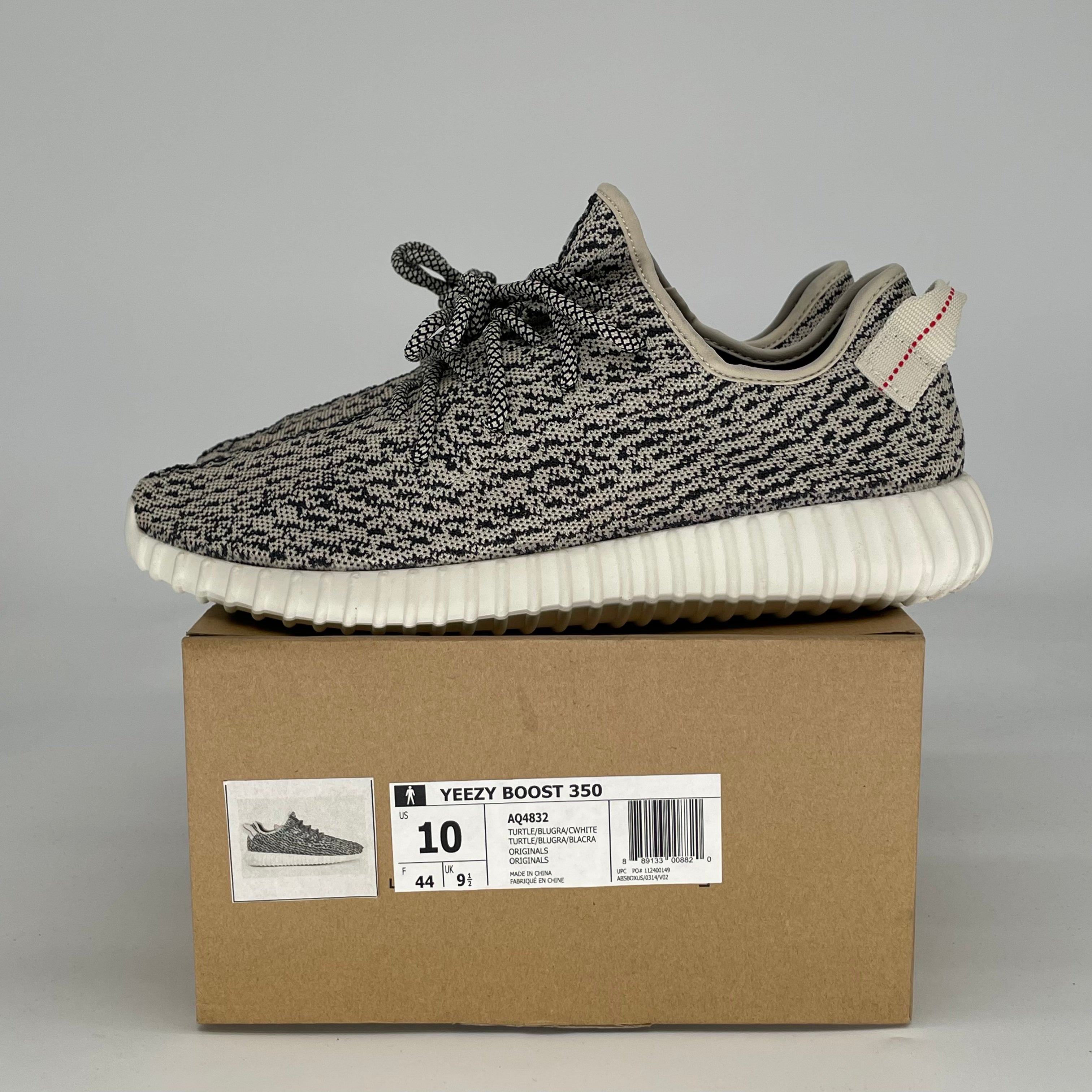 ADIDAS YEEZY 350 TURTLEDOVE AQ4832SIZE 10/11.5W