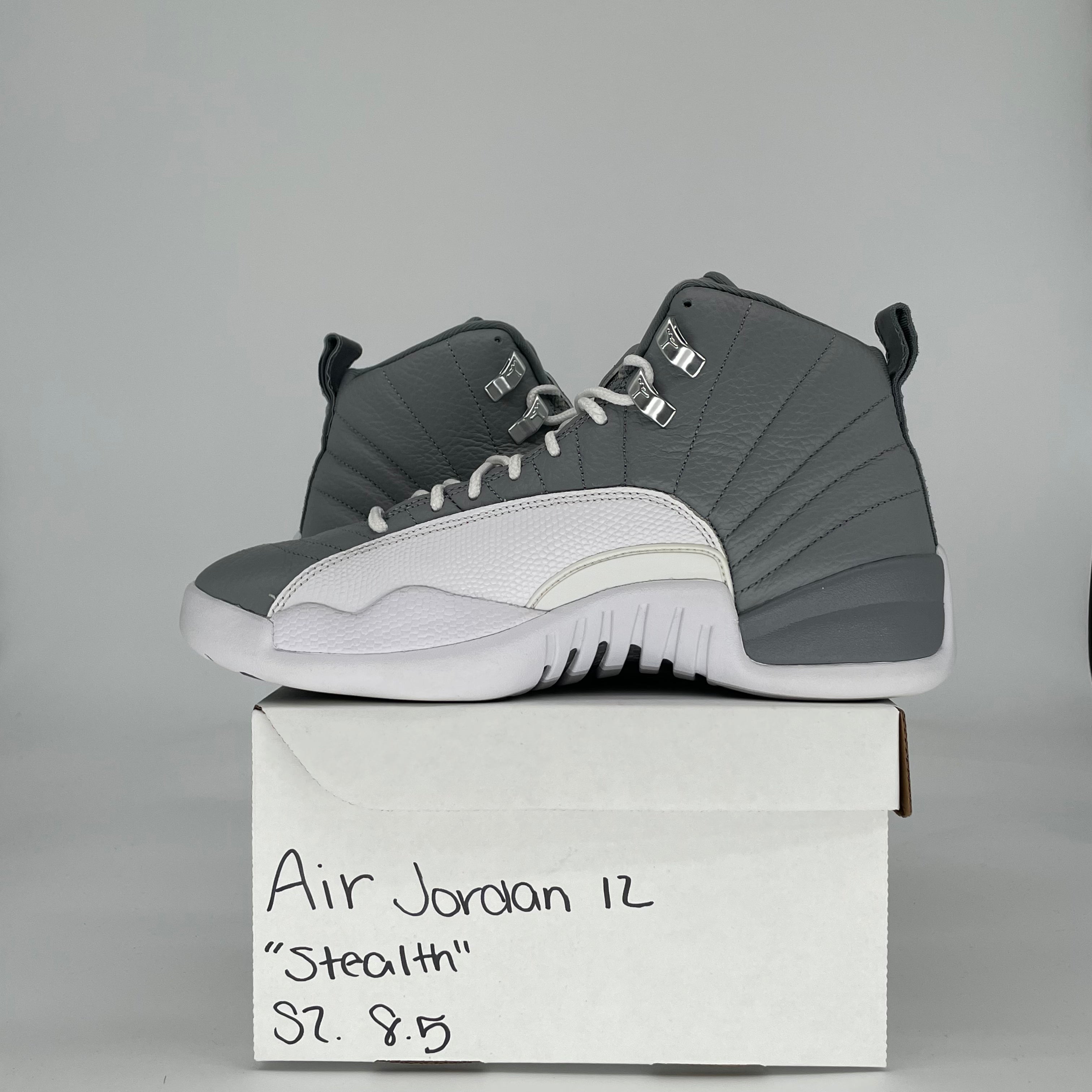 AIR JORDAN 12 STEALTH CT8013-015 SIZE 8.5/10W