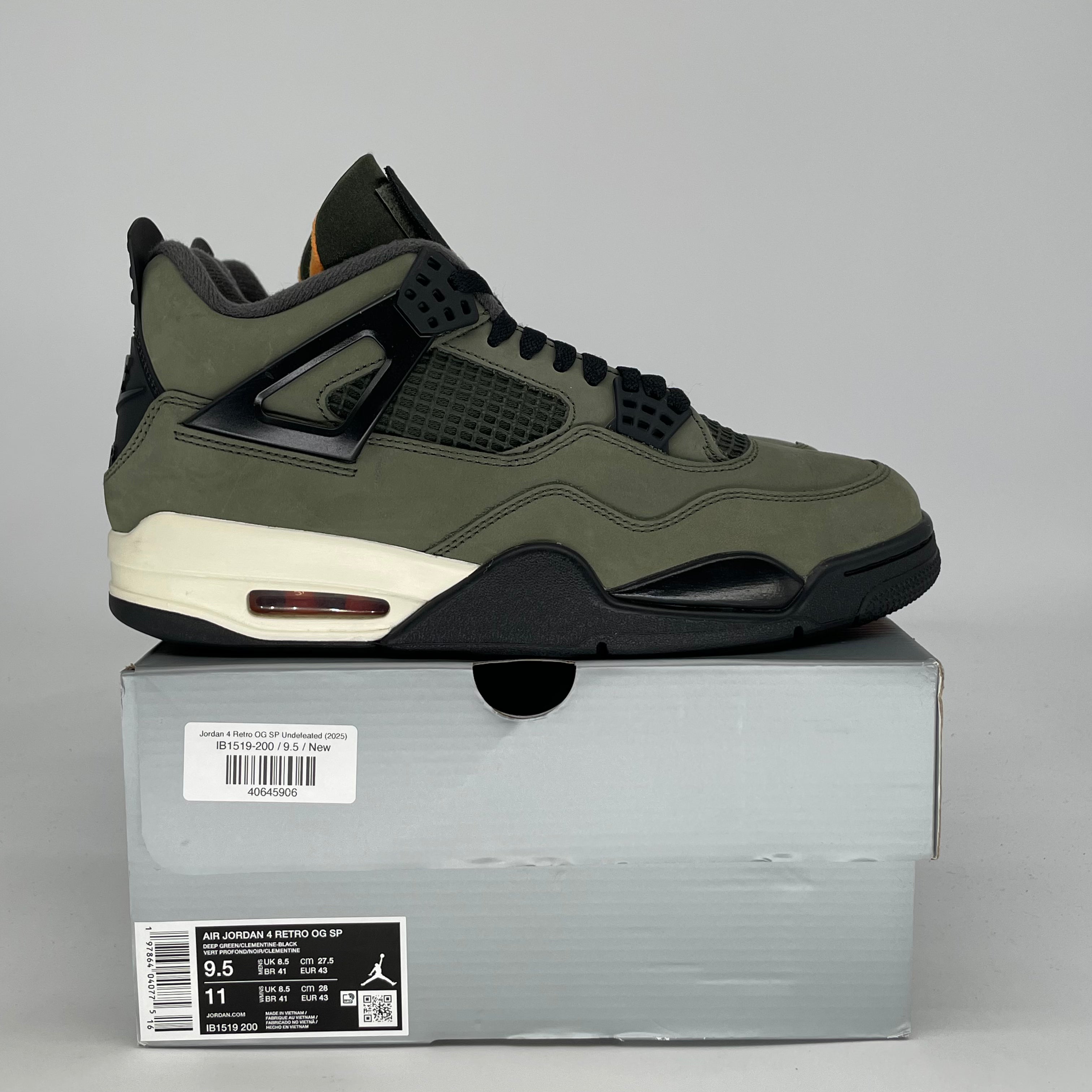 AIR JORDAN 4 UNDEFEATED 2025 IB1519-200 SIZE 9.5/11W