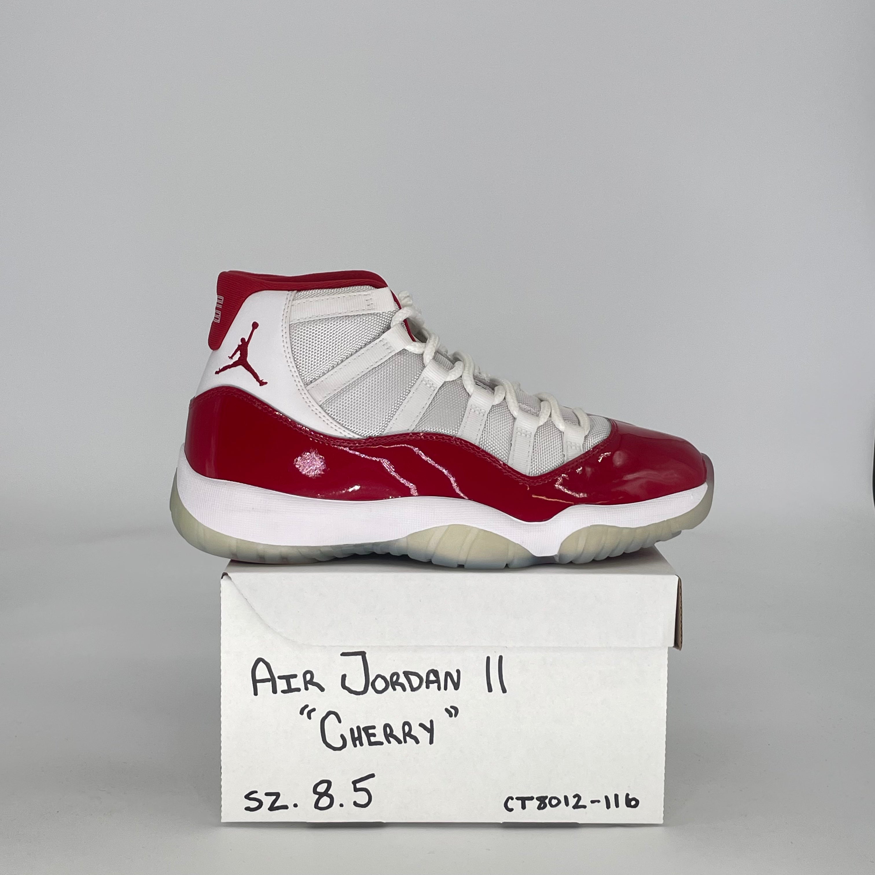 AIR JORDAN 11 CHERRY CT8012-116 SIZE 8.5/10W