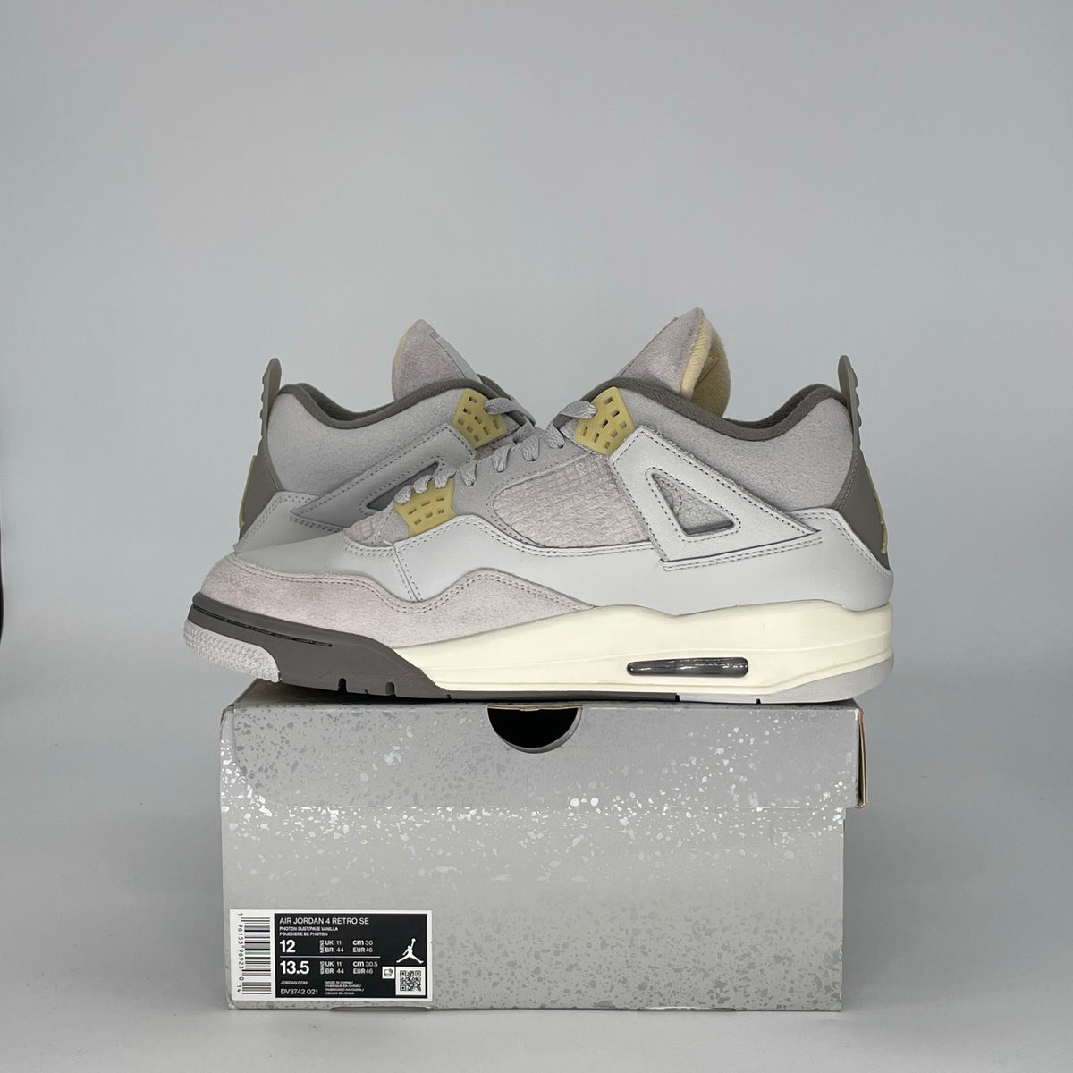 Jordan 4 Retro SE Craft Photon Dust