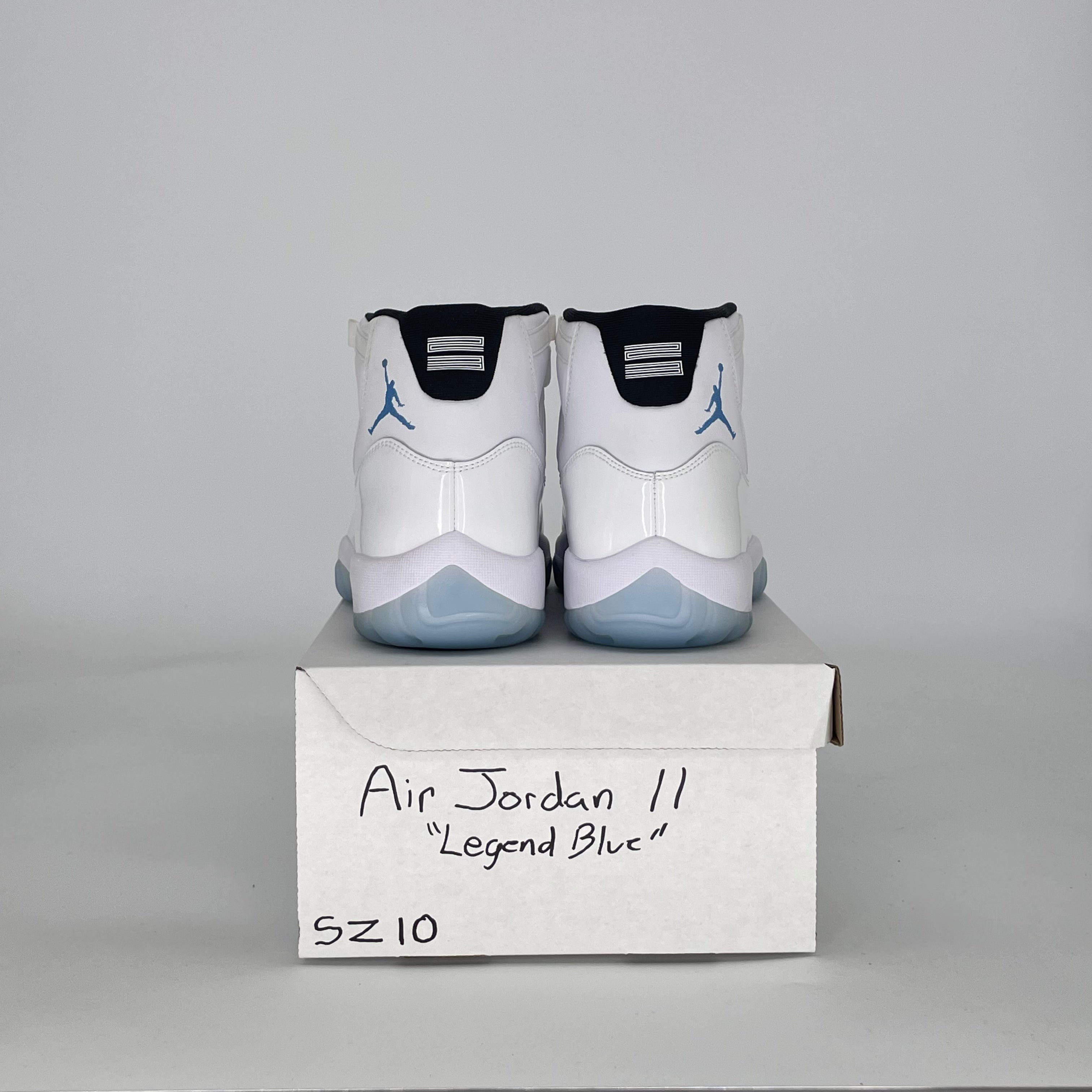 AIR JORDAN 11 LEGEND BLUE CT8012-104 SIZE 10/11.5W
