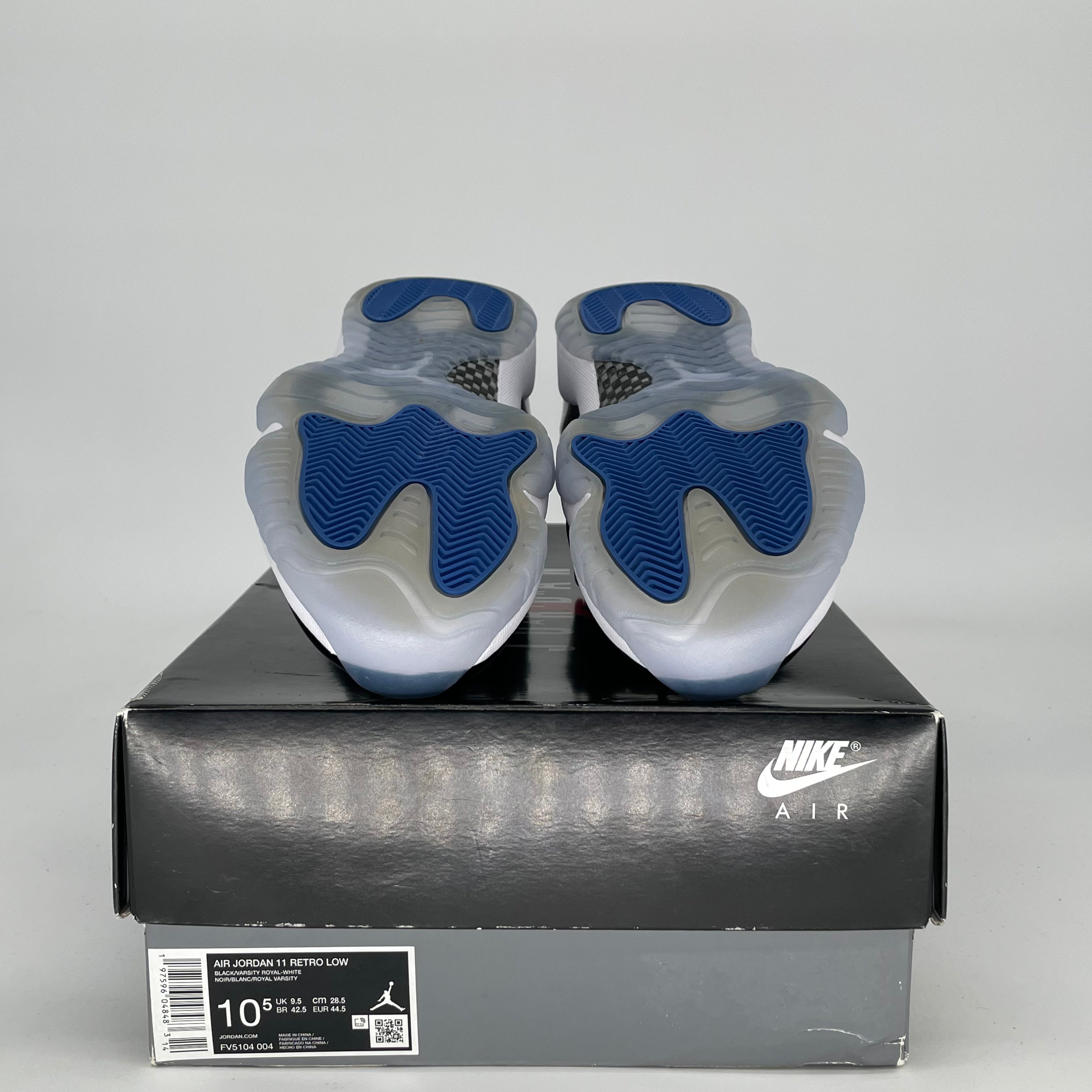 AIR JORDAN 11 LOW SPACE JAM FV5104-004 SIZE 10.5/12W