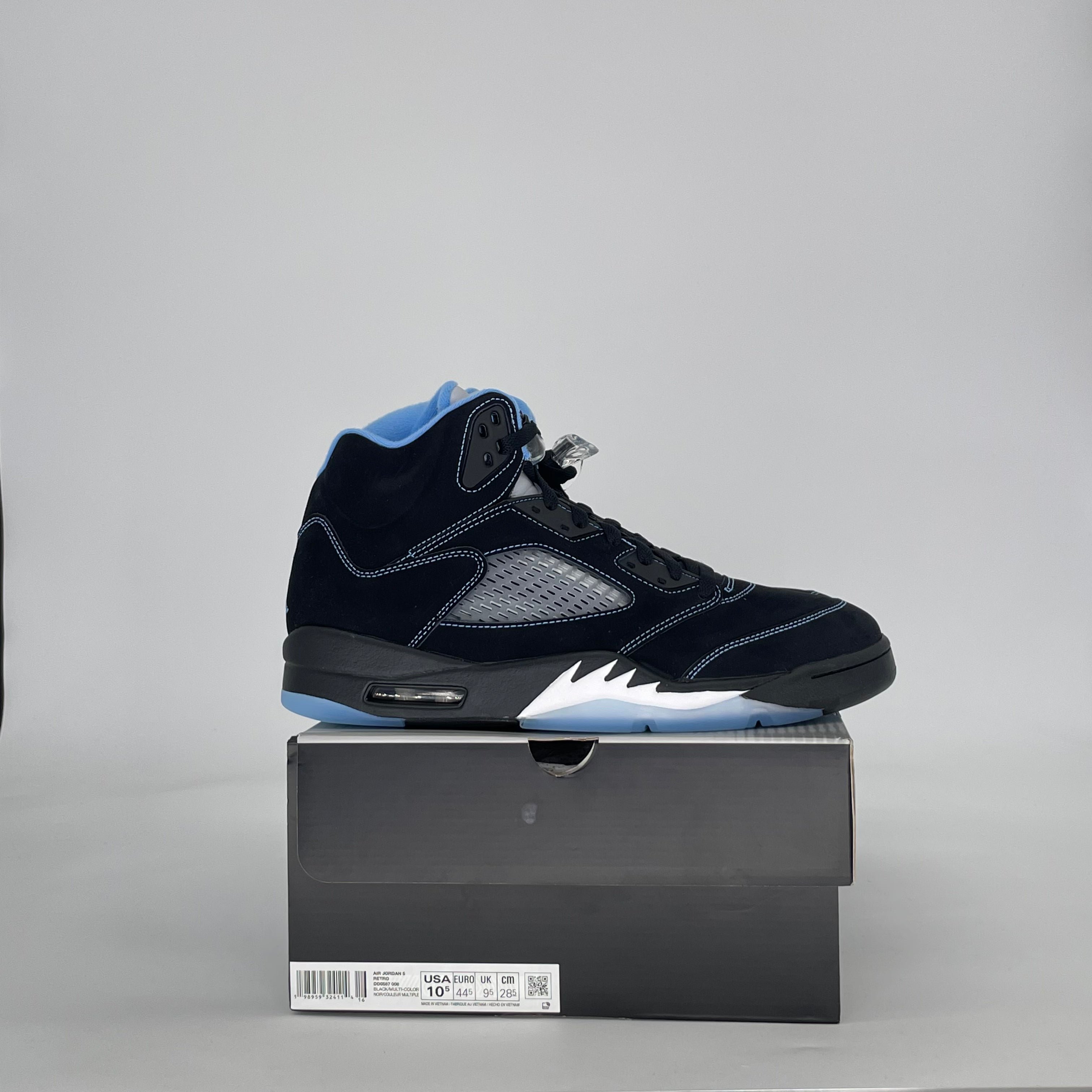 AIR JORDAN 5 BLACK UNIVERSITY BLUE DD0587-008 SIZE 10.5/12W