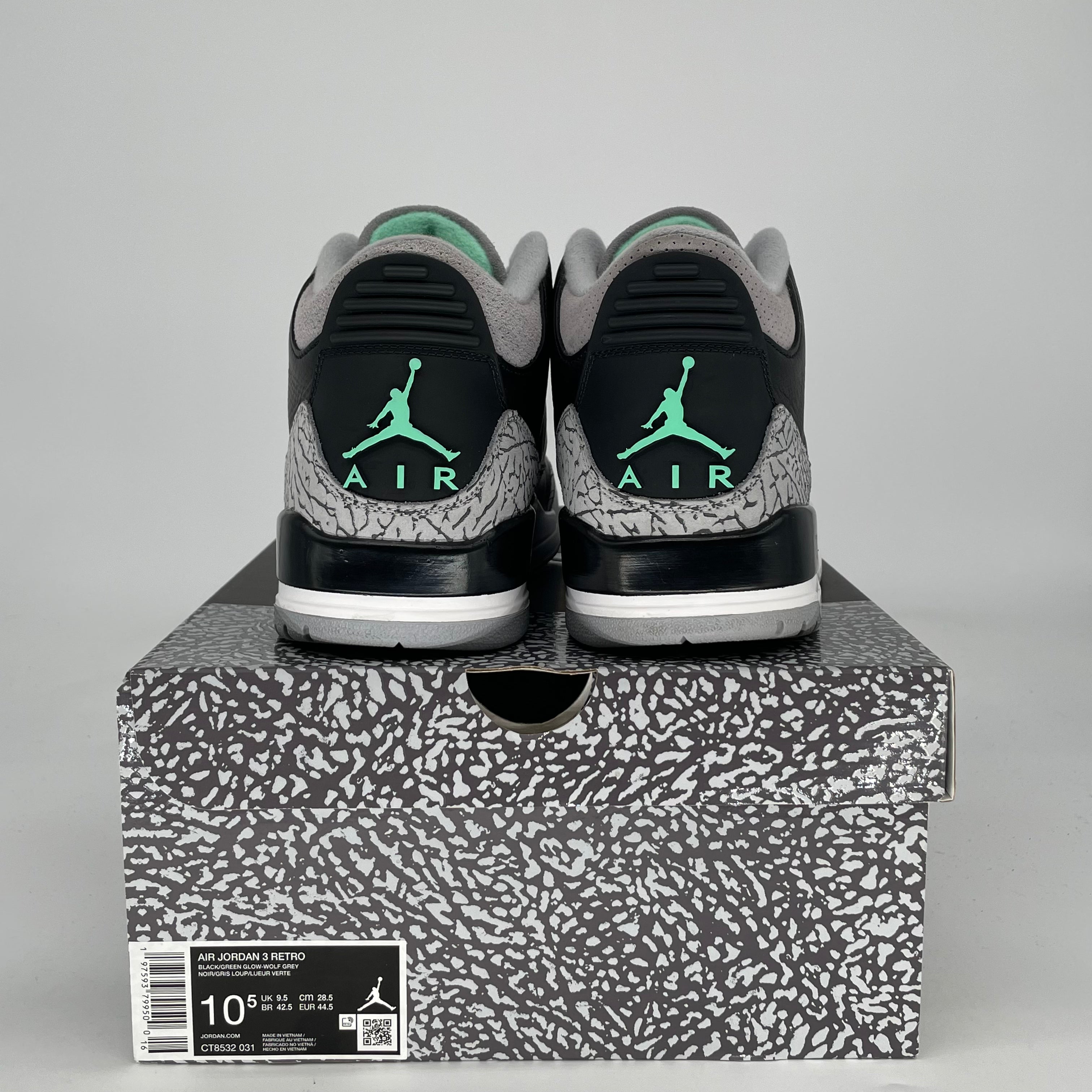 AIR JORDAN 3 GREEN GLOW CT8532-031 SIZE 10.5/12W