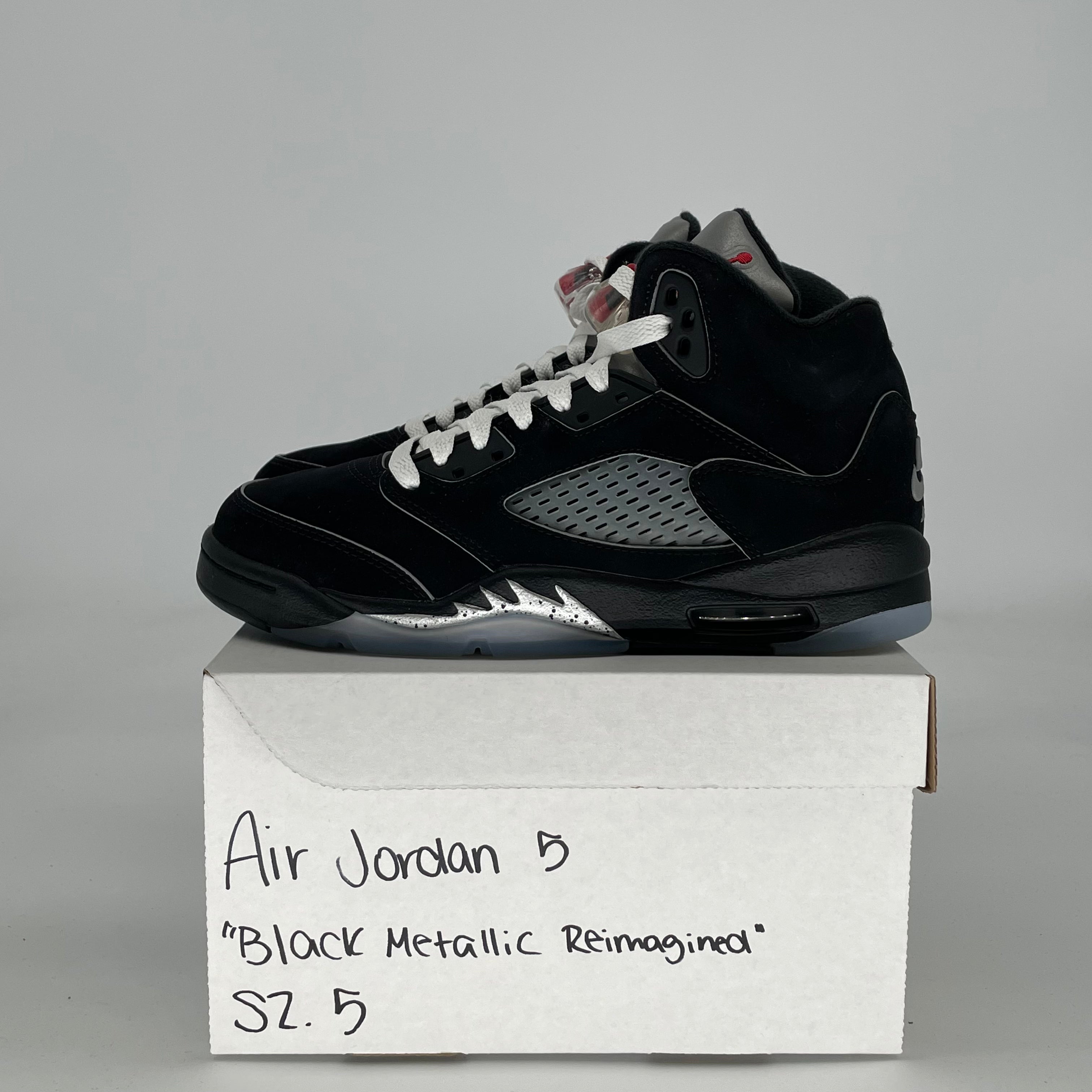 AIR JORDAN 5 BLACK METALLIC REIMAGED HF3976-001 SIZE 5/6.5W