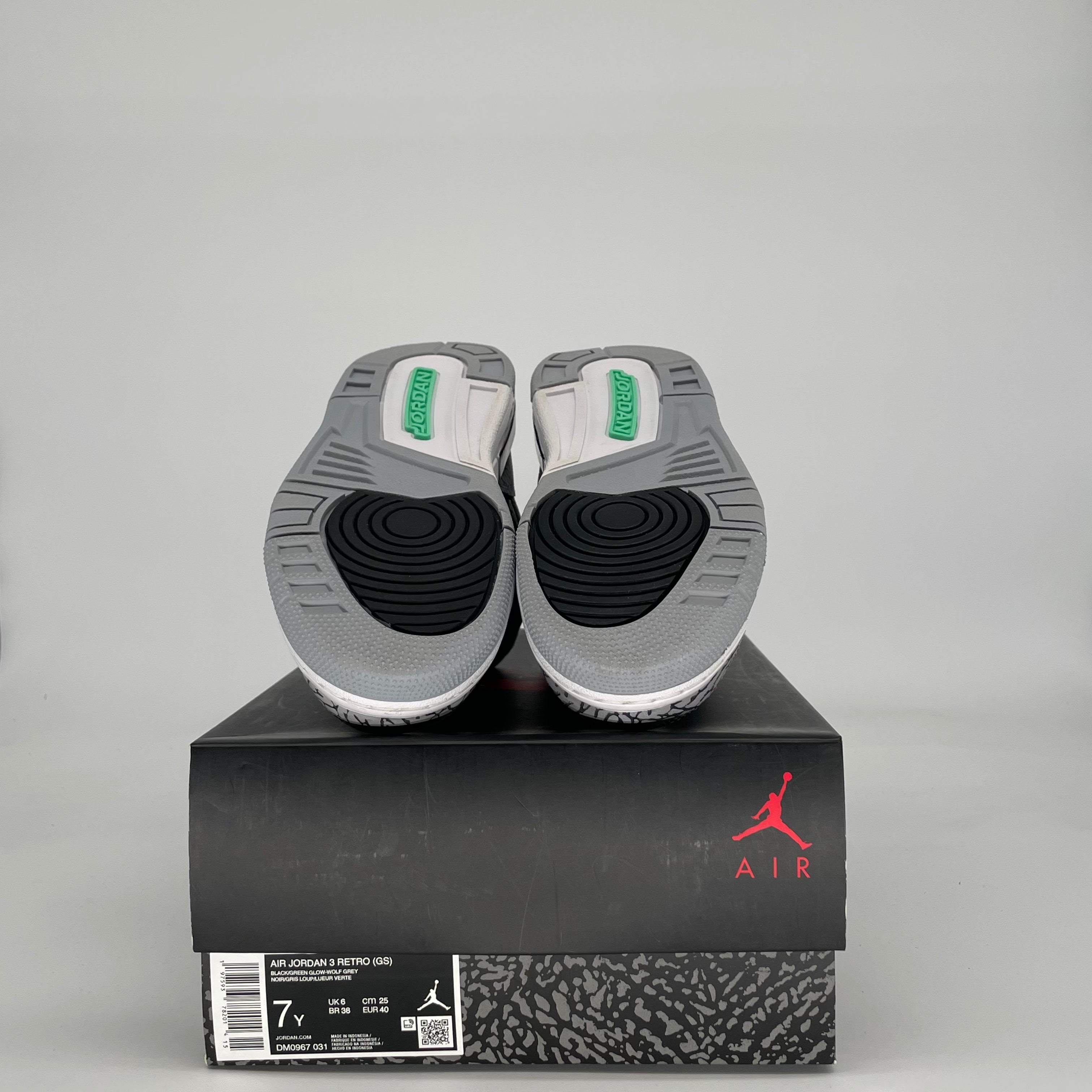 AIR JORDAN 3 GREEN GLOW DM0967-031 SIZE 7/8.5W