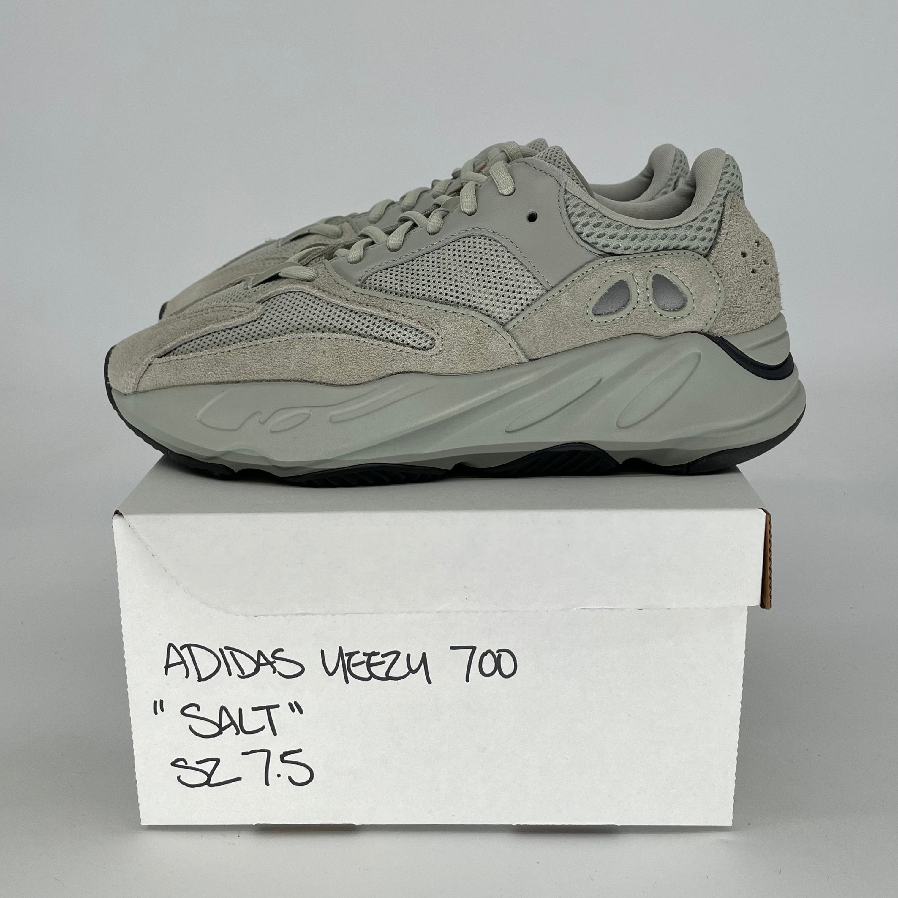 ADIDAS YEEZY 700 SALT EG7487 SIZE 7.5/9W