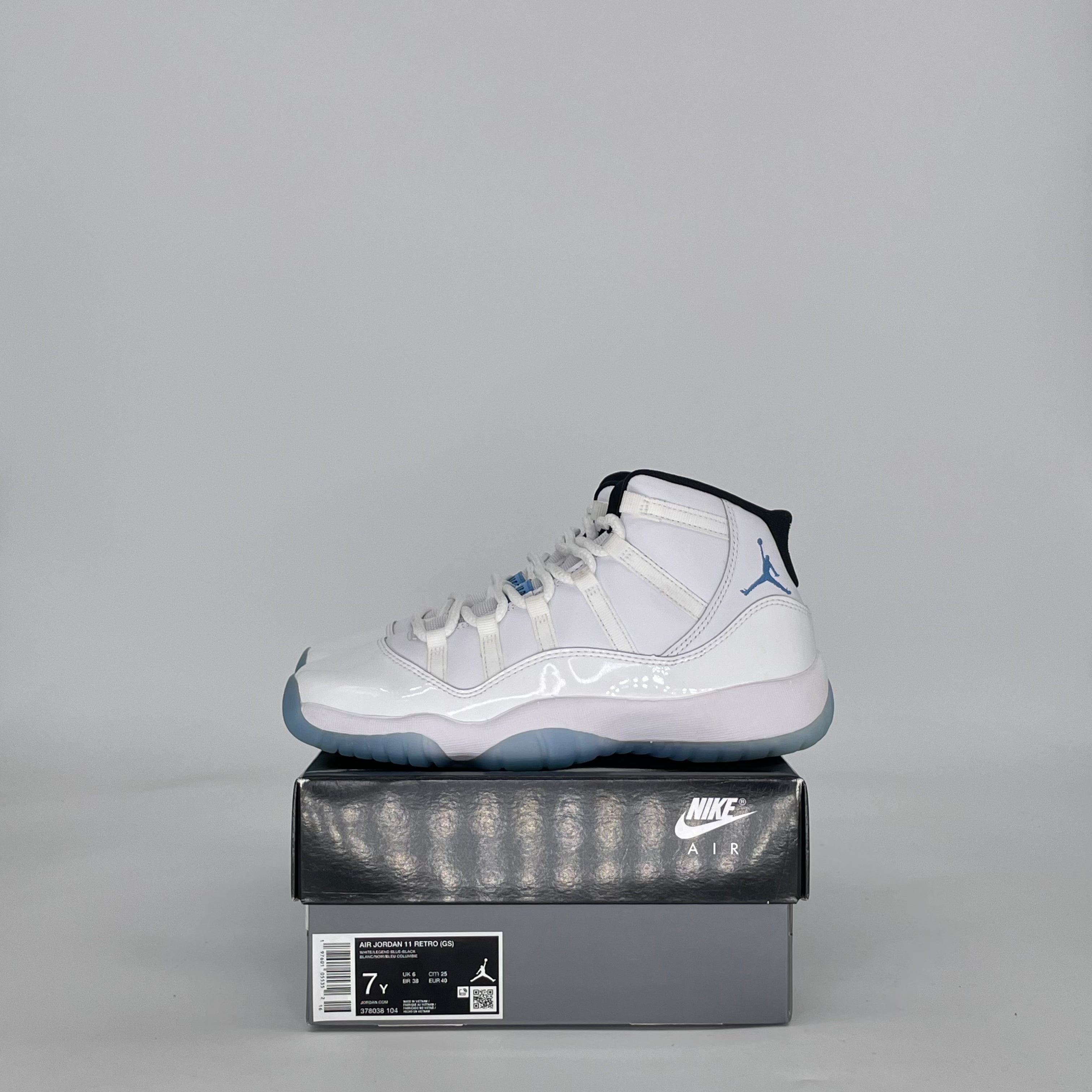 AIR JORDAN 11 LEGEND BLUE 378038-104 SIZE 7/8.5W GS
