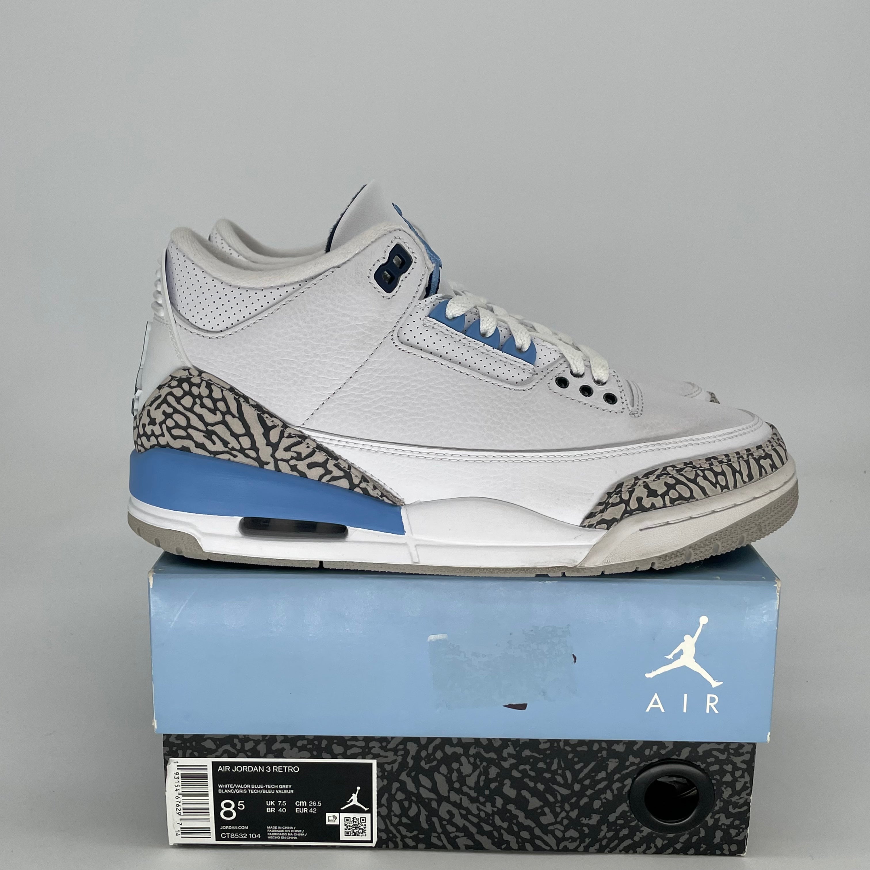 AIR JORDAN 3 UNC CT8532-104 SIZE 8.5/10W