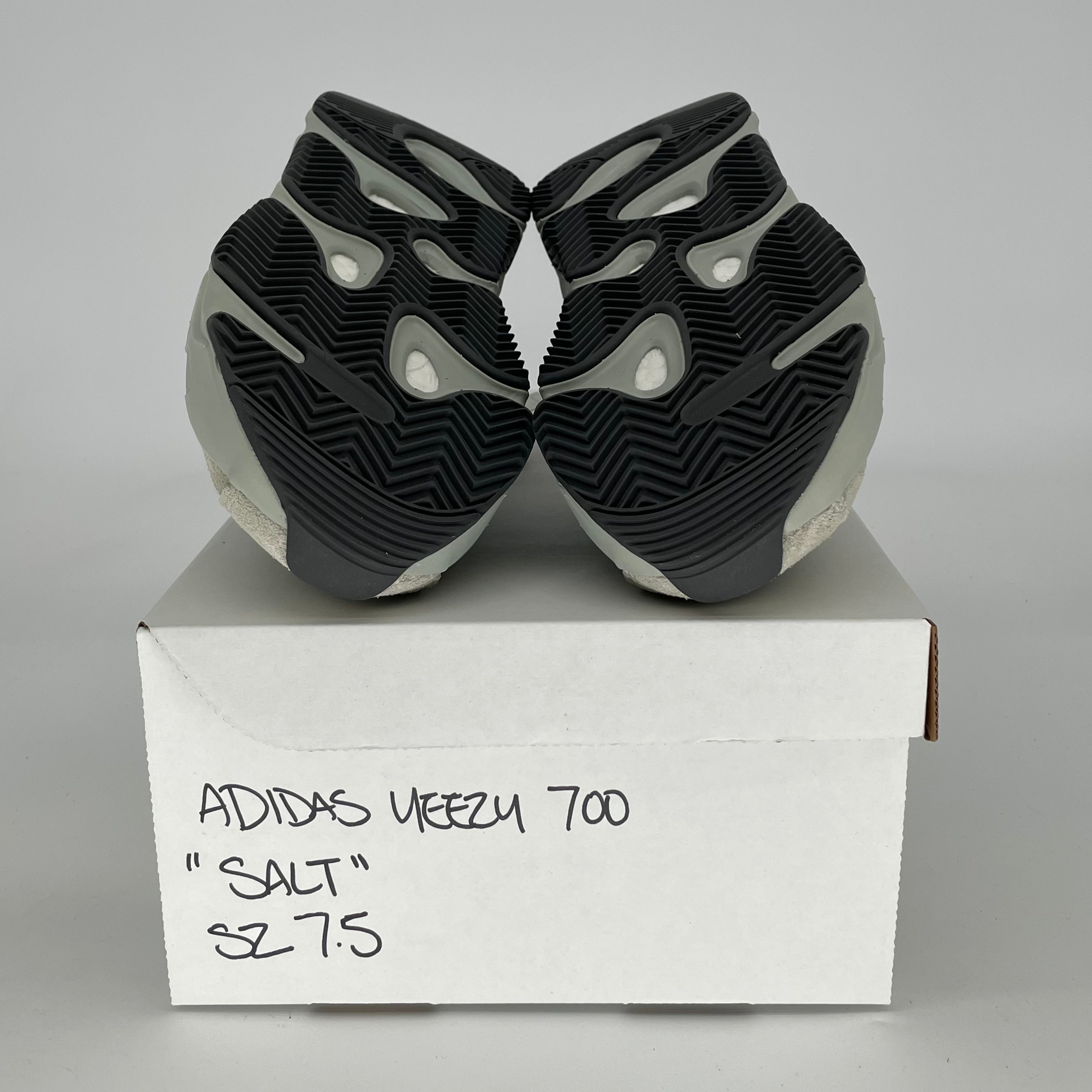 ADIDAS YEEZY 700 SALT EG7487 SIZE 7.5/9W