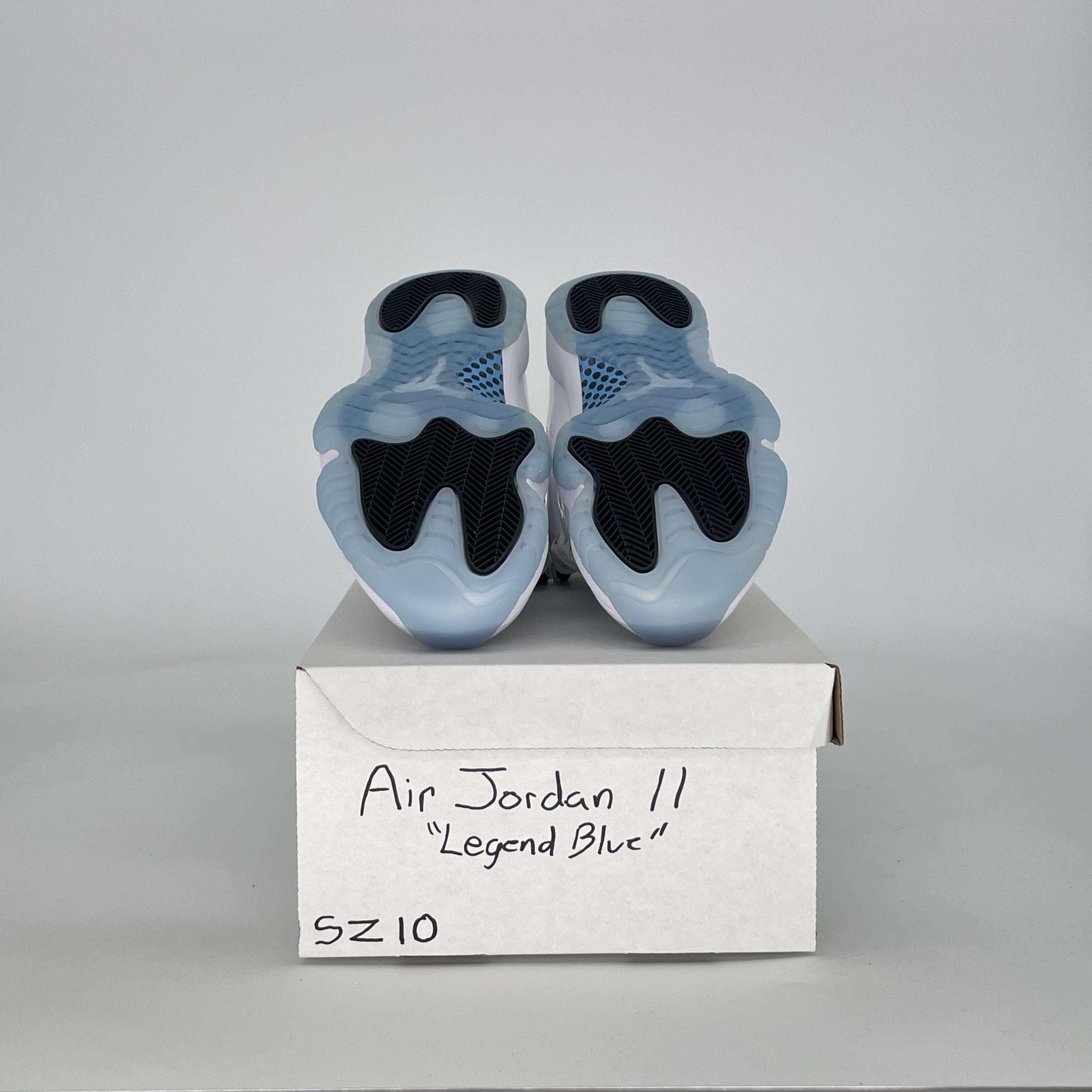 AIR JORDAN 11 LEGEND BLUE CT8012-104 SIZE 10/11.5W