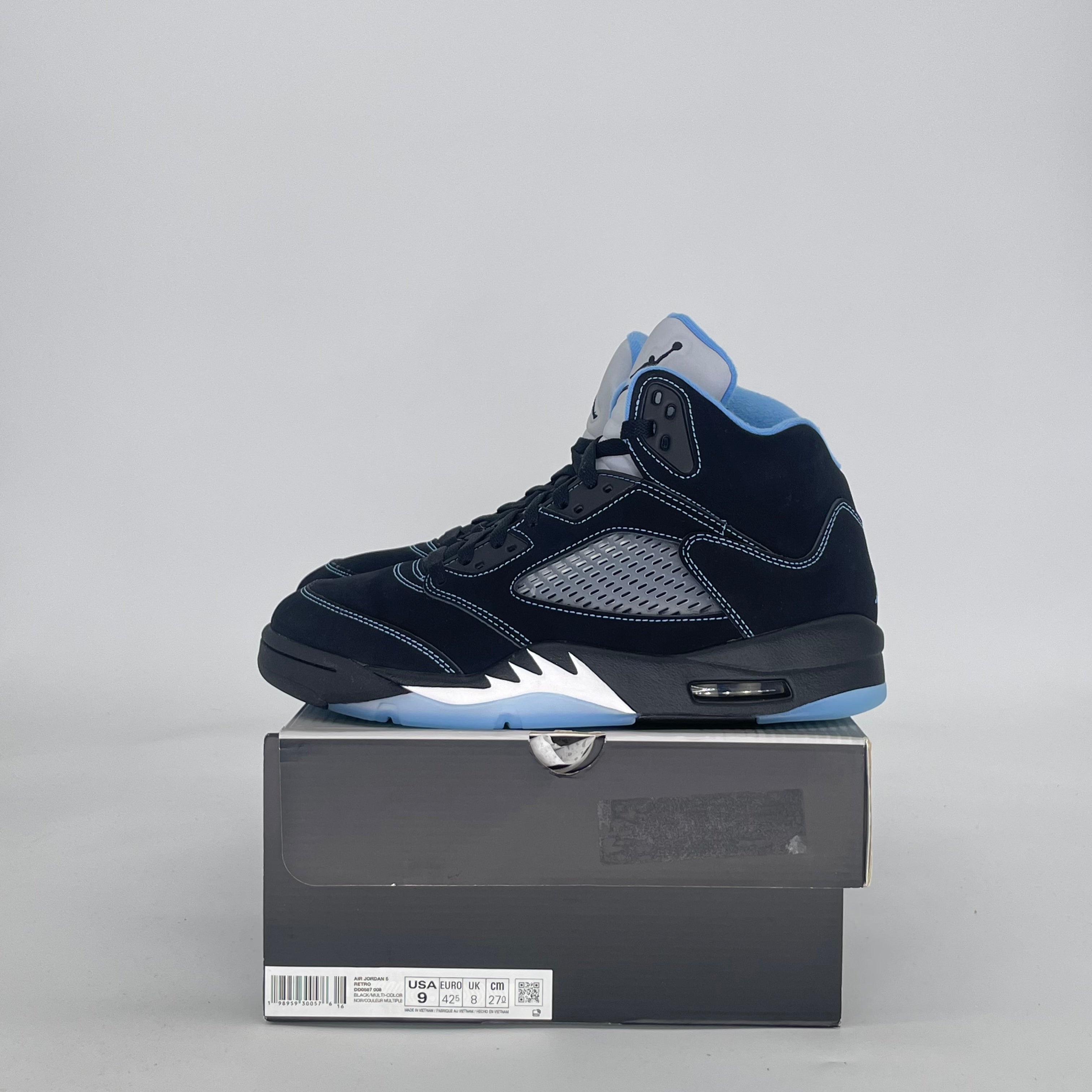AIR JORDAN 5 BLACK UNIVERSITY BLUE DD0587-008 SIZE 9/10.5W