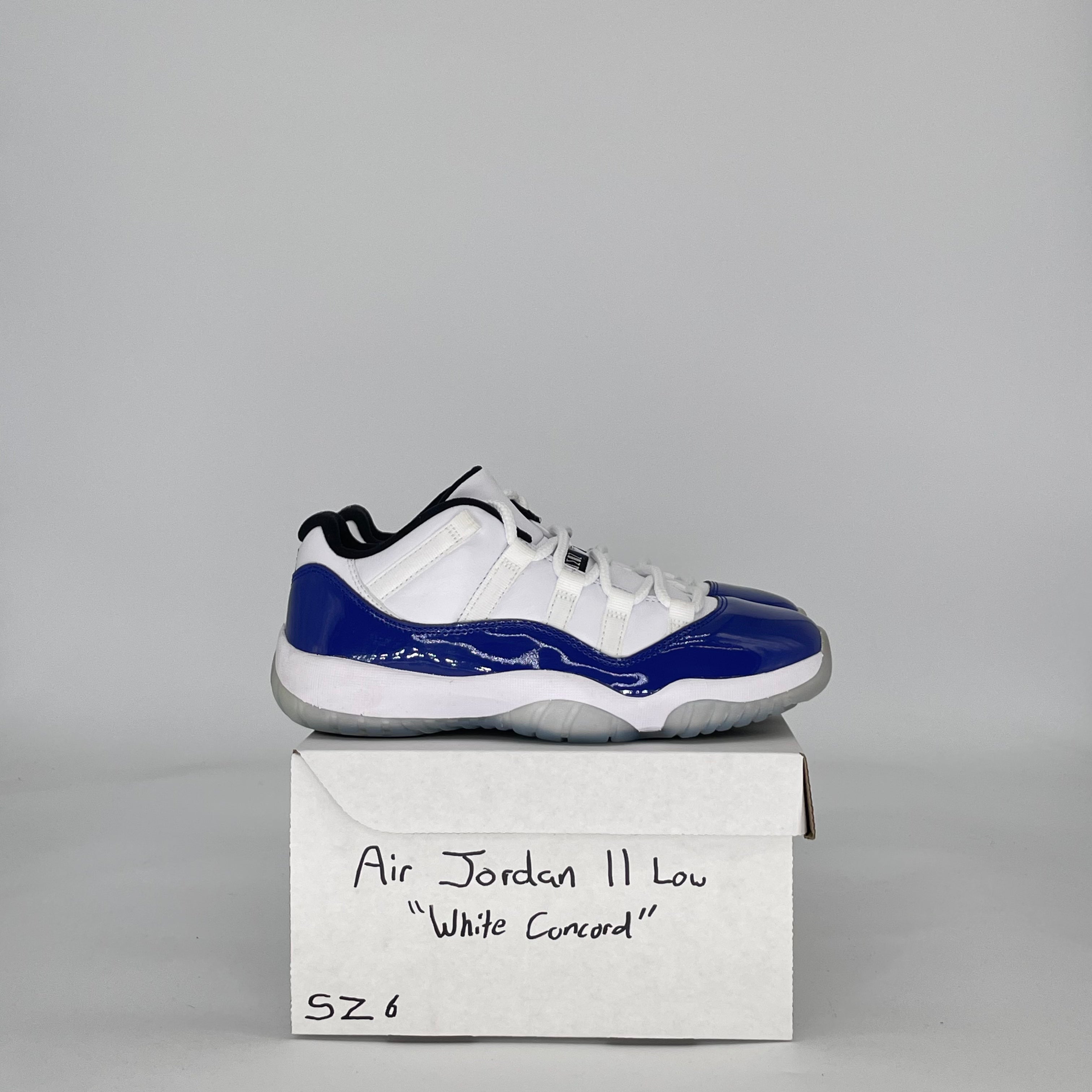 AIR JORDAN 11 LOW WHITE CONCORD AH7860-100 SIZE 6/7.5W GS