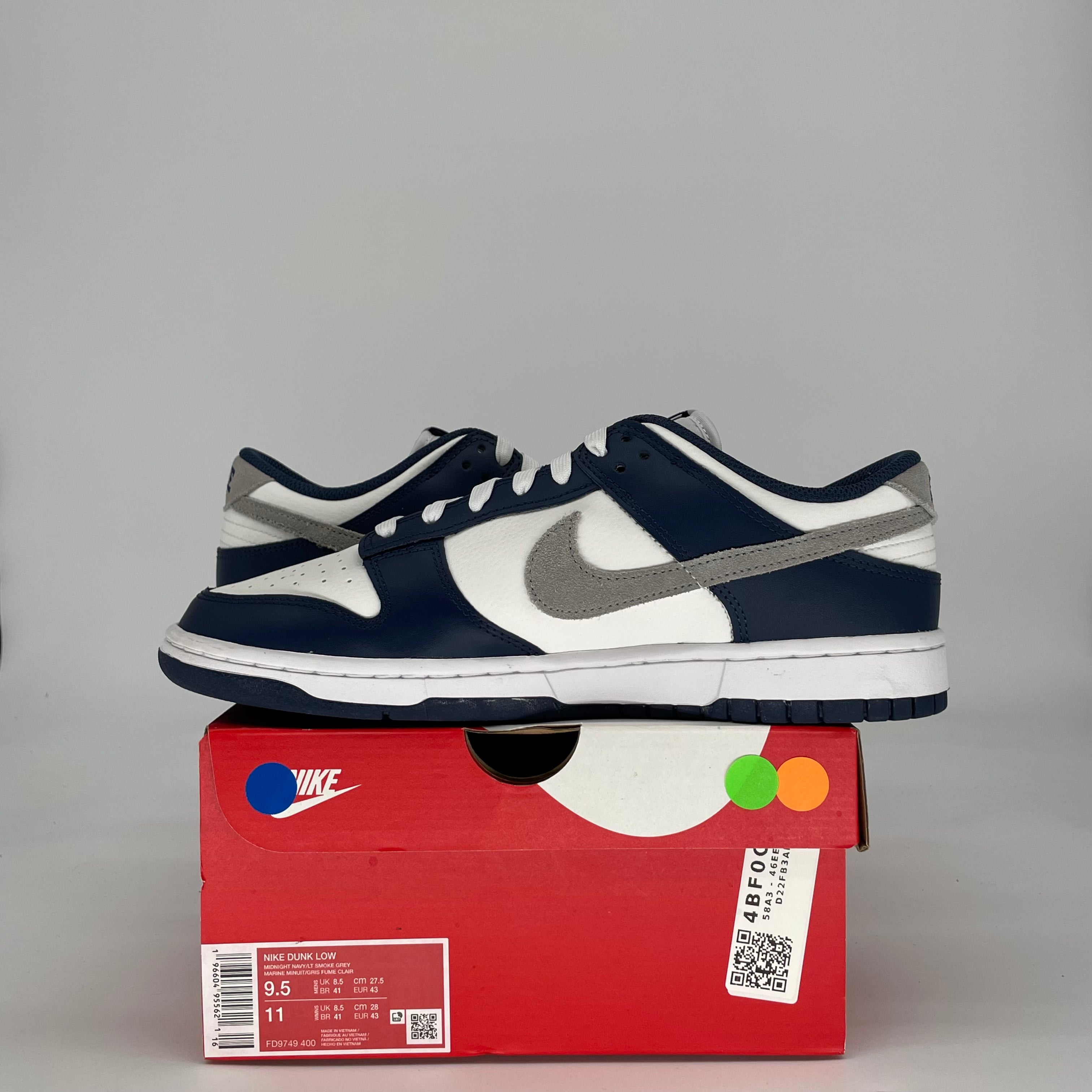 NIKE DUNK LOW SUMMIT WHITE MIDNIGHT NAVY FD9749-400 SIZE 9.5/11W