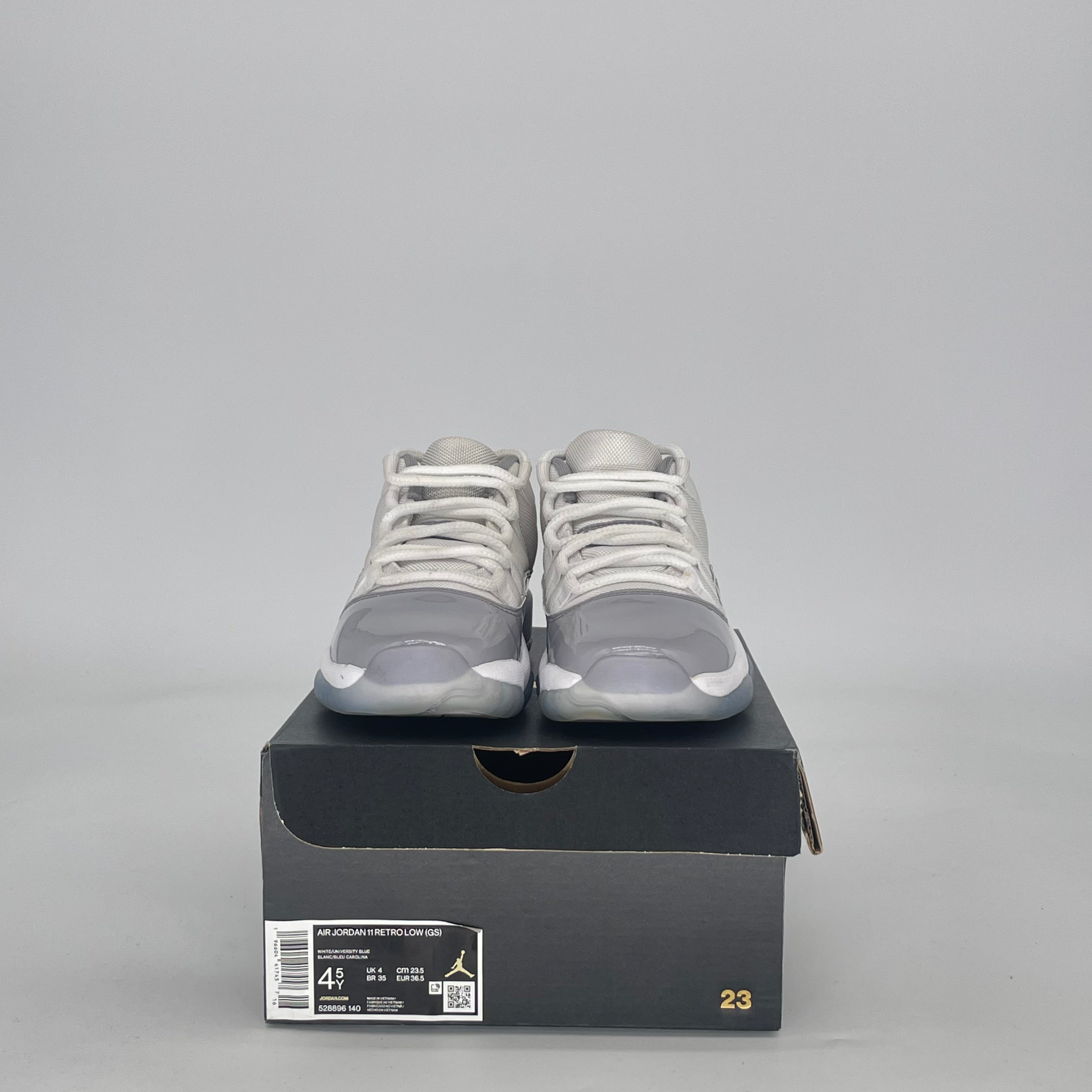 AIR JORDAN 11 LOW CEMENT GREY 528896-140 SIZE 4.5/6W GS