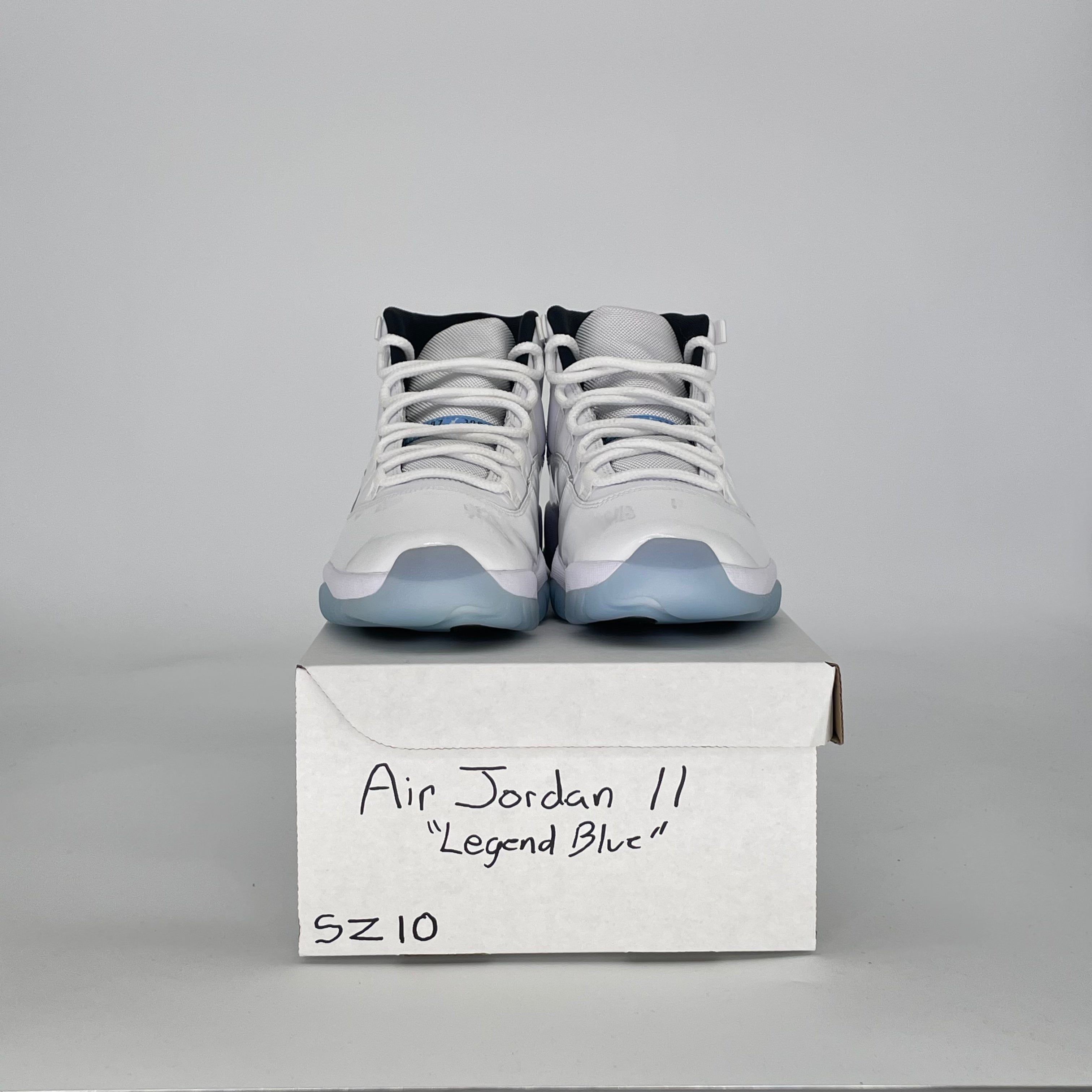 AIR JORDAN 11 LEGEND BLUE CT8012-104 SIZE 10/11.5W
