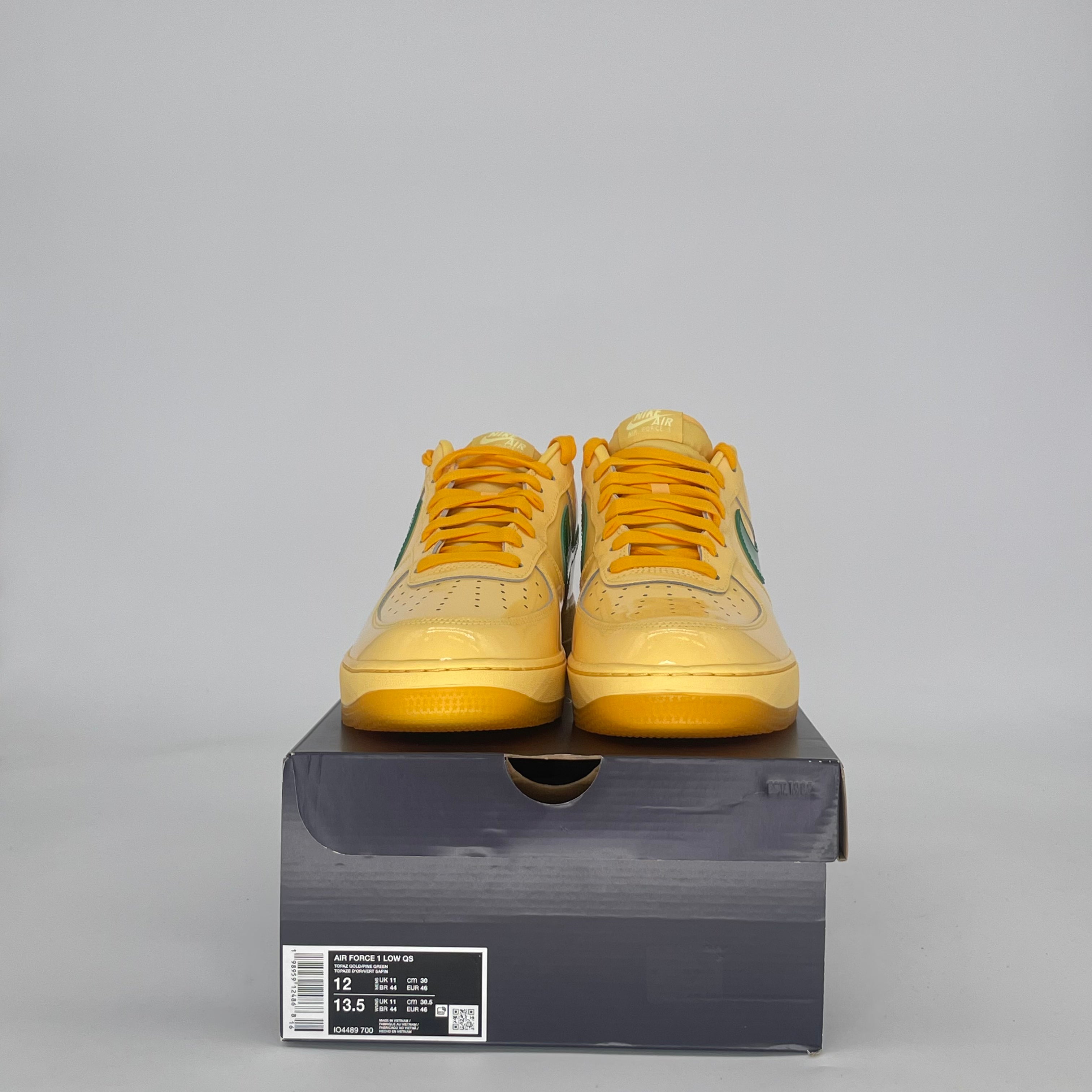 NIKE AIR FORCE 1 LOW PATENT LEATHER TOPAZ GOLD PINE GREEN IO4489-700 SIZE 12/13.5W