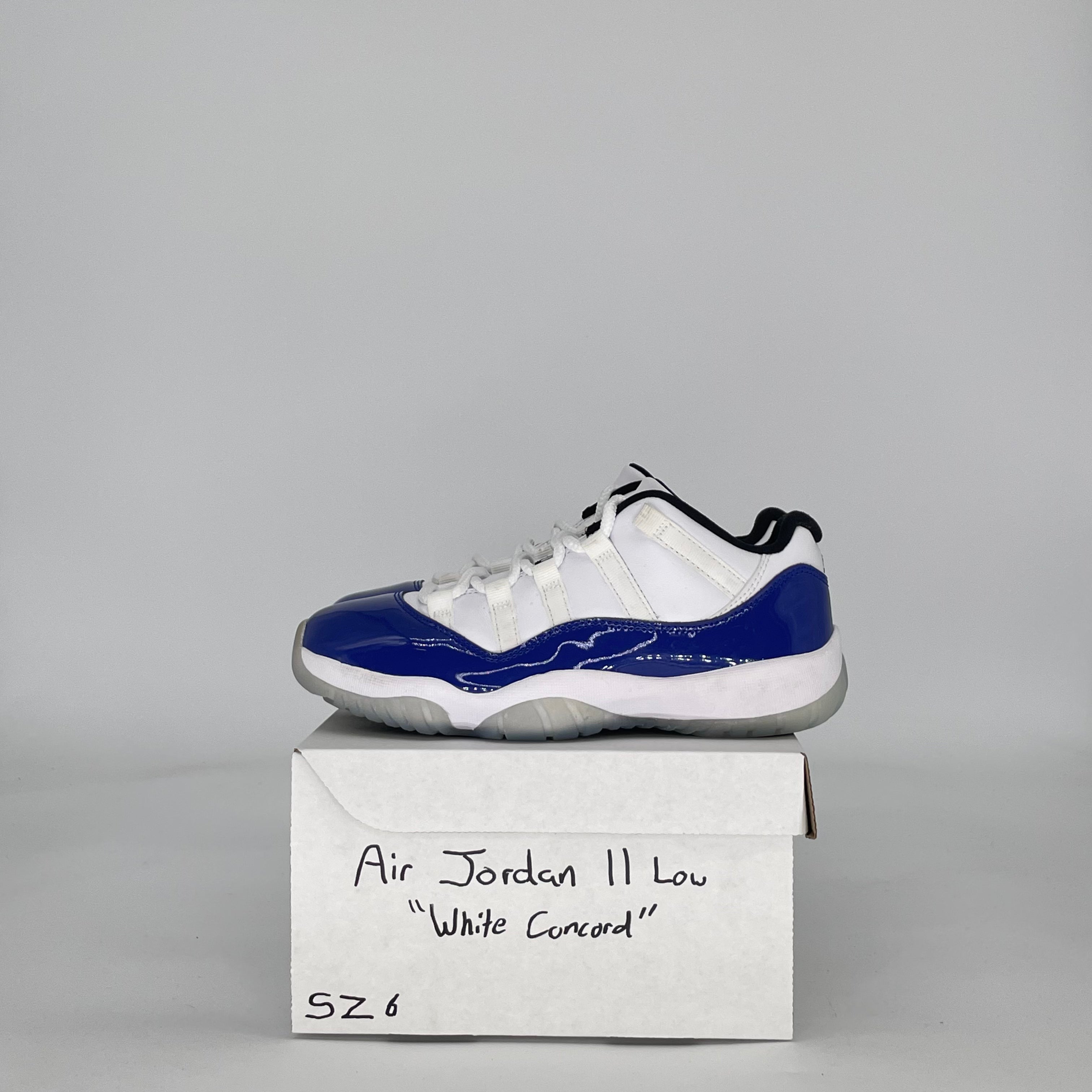AIR JORDAN 11 LOW WHITE CONCORD AH7860-100 SIZE 6/7.5W GS