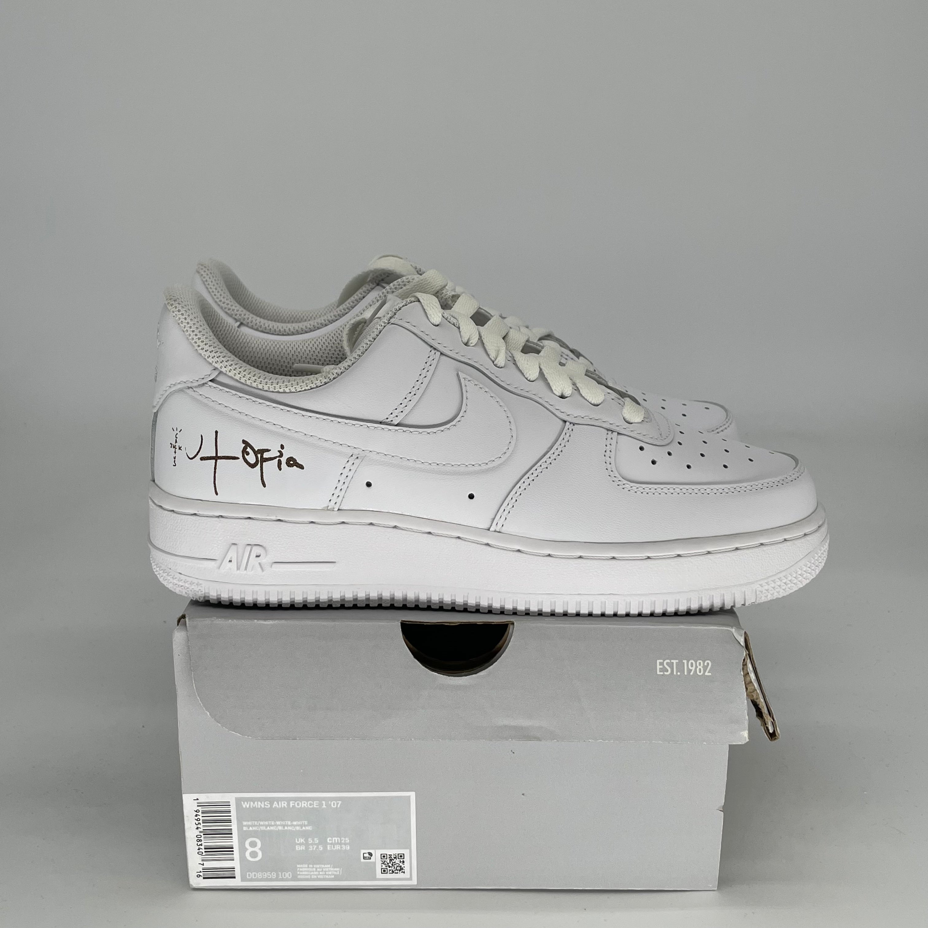 NIKE AIR FORCE ONE LOW TRAVIS SCOTT UTOPIA W SIZE 6.5/8W DD8959-100