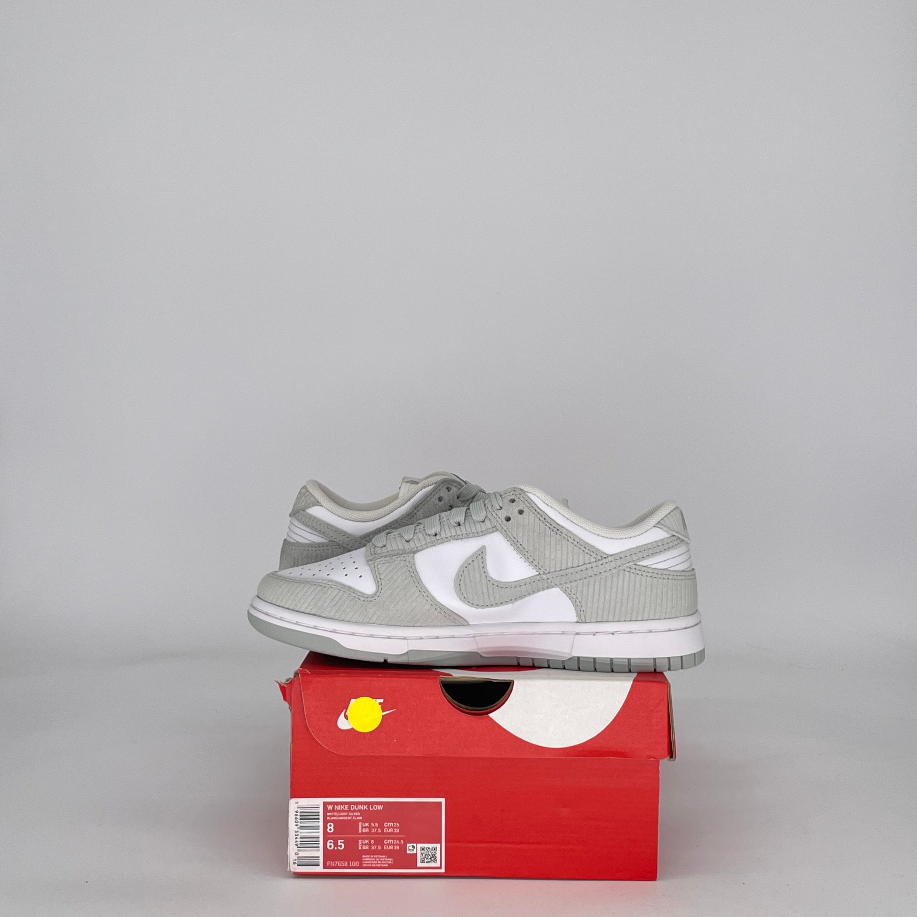 NIKE DUNK LOW LIGHT SILVER CORDUROY FN7658-100 SIZE 6.5/8W GS