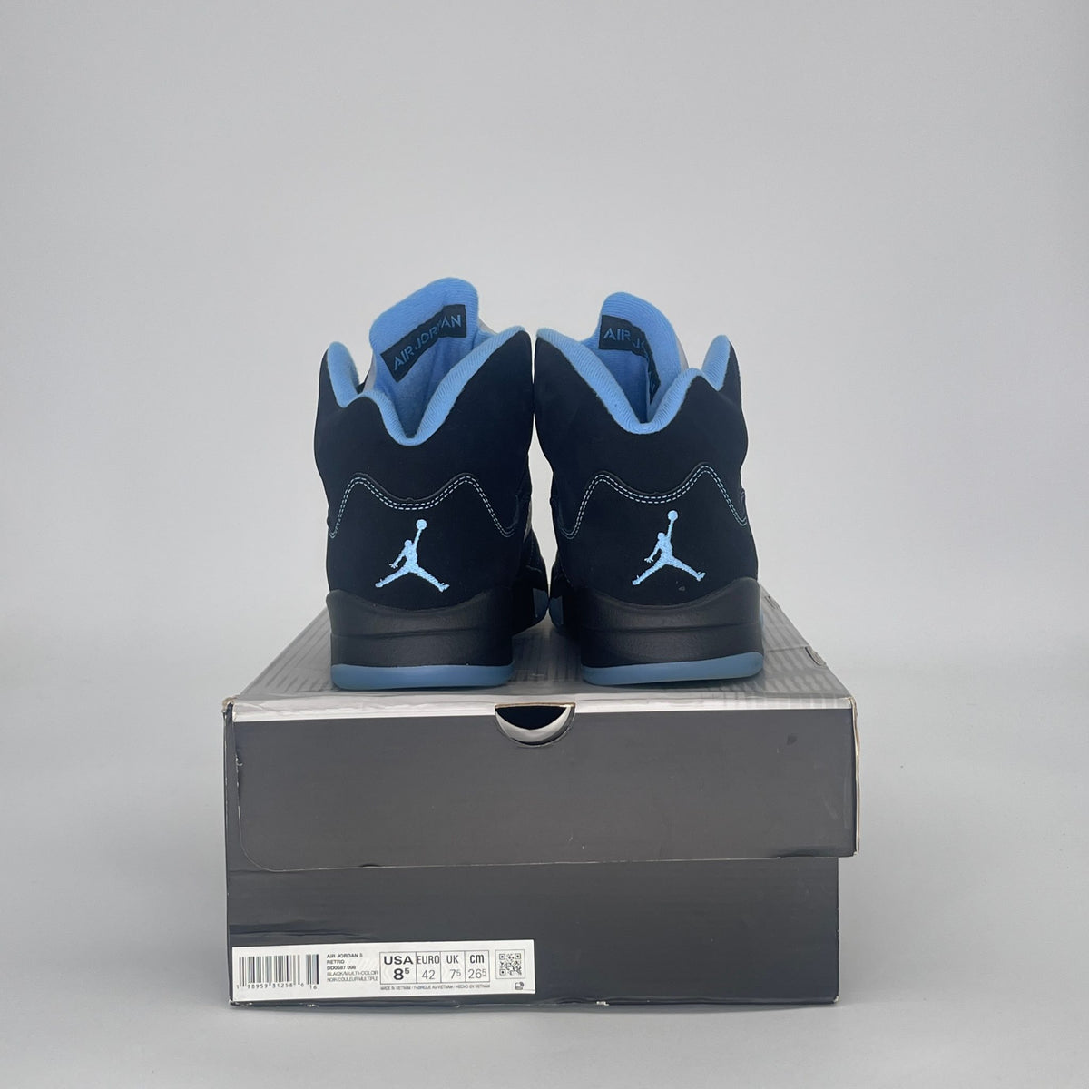 Jordan 5 Retro Black University Blue (2026)