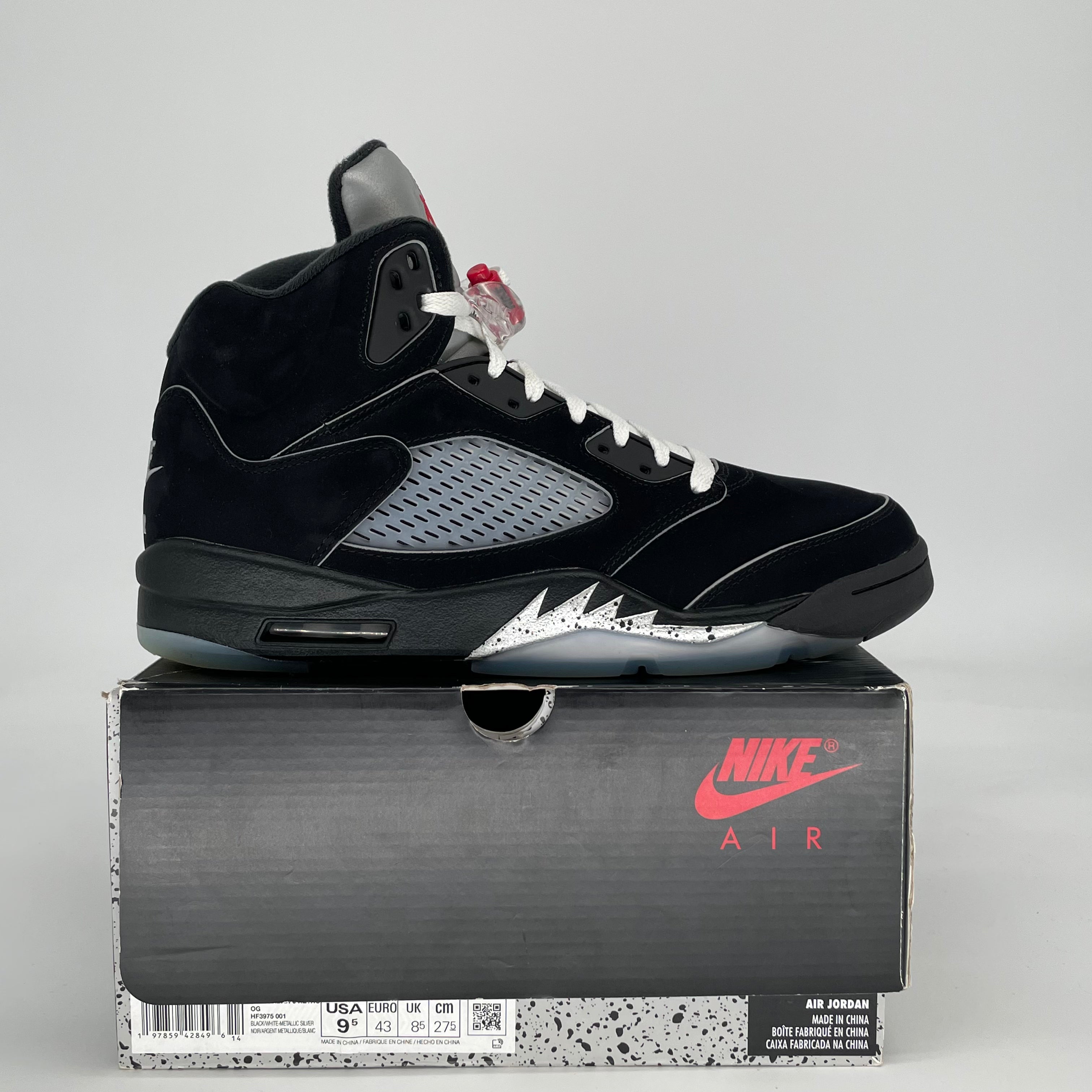 AIR JORDAN 5 BLACK METALLIC REIMAGINED HF3975-001 SIZE 9.5/11W