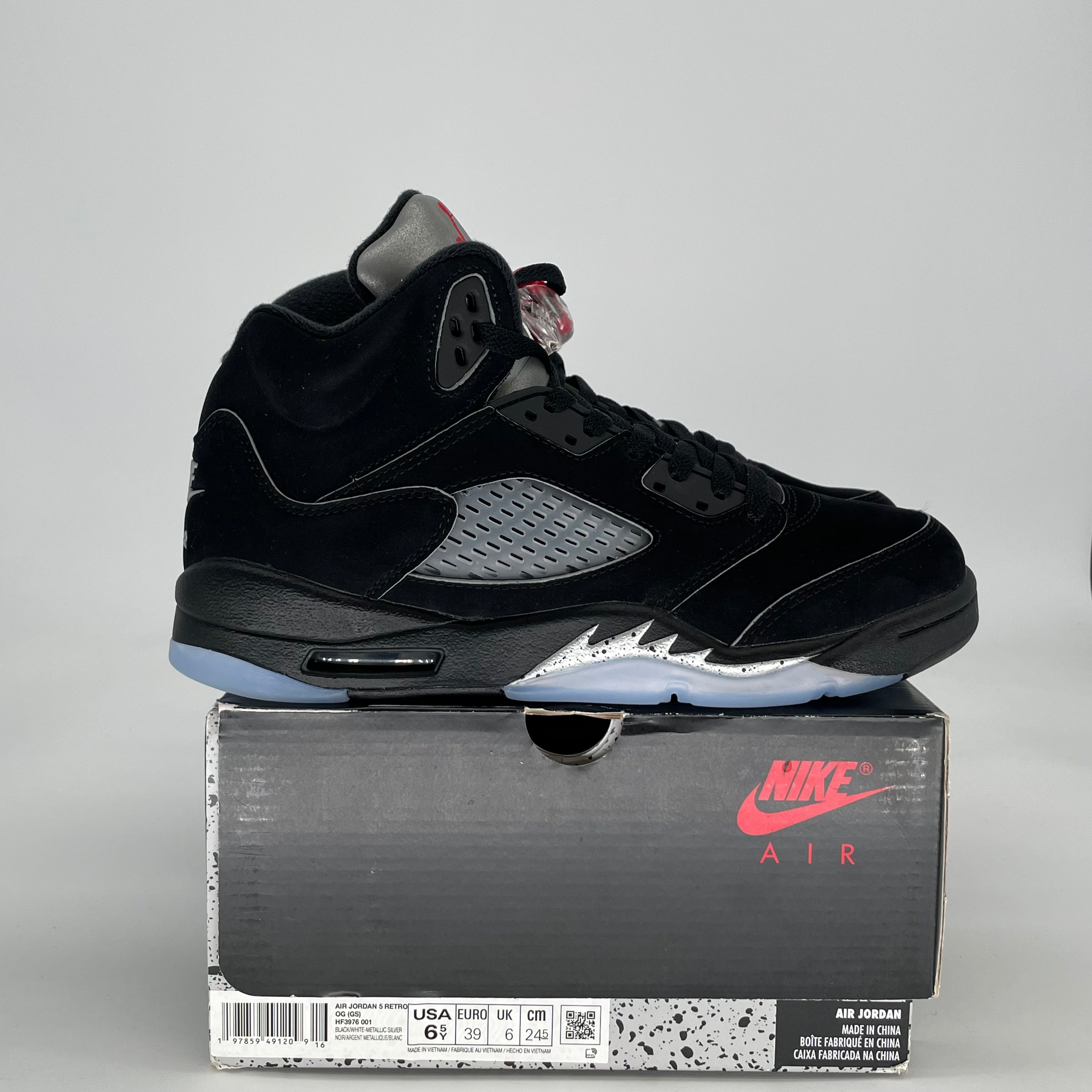 AIR JORDAN 5 BLACK METALLIC REIMAGINED HF3976-001 SIZE 6.5/8W