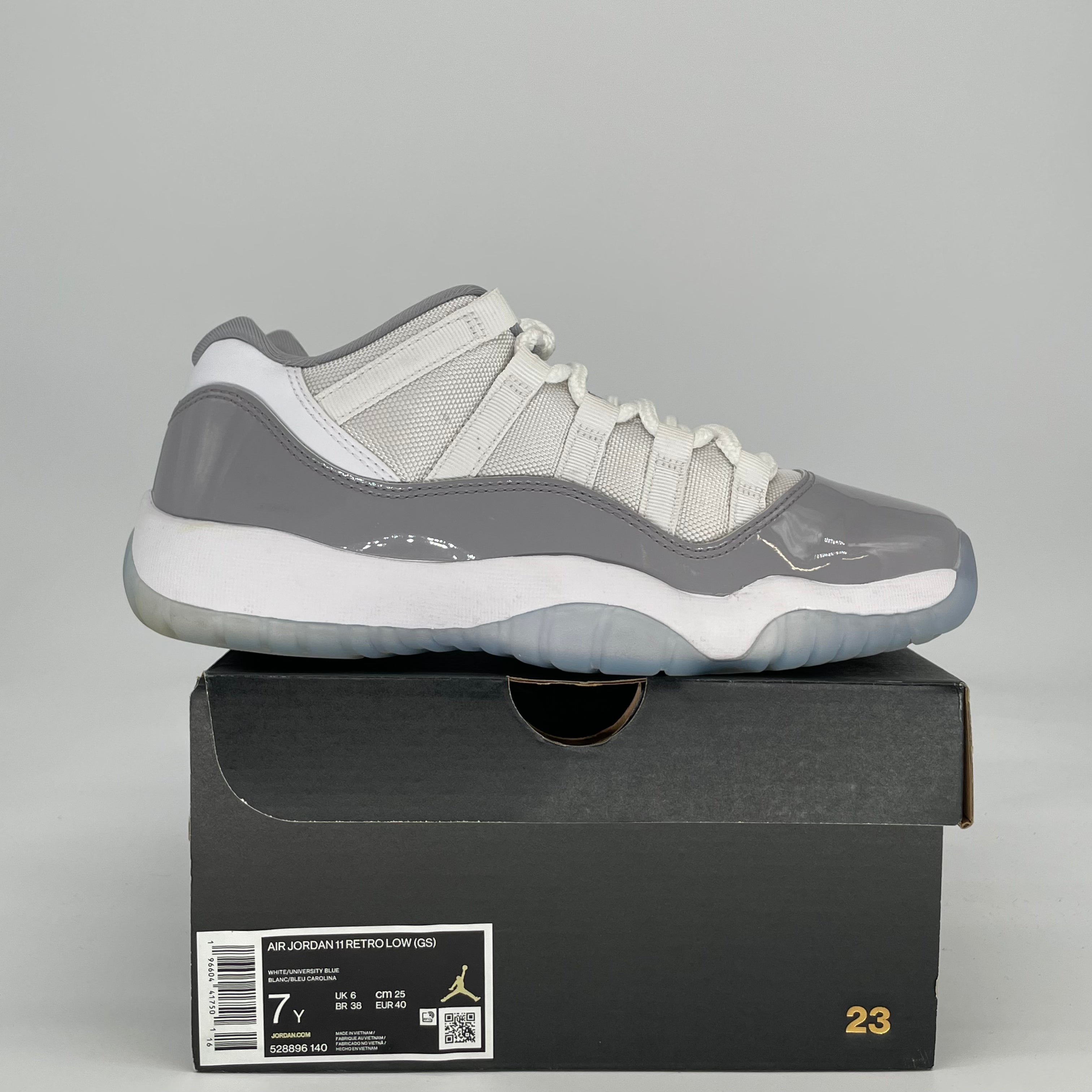 AIR JORDAN 11 LOW CEMENT GREY 528896-140 SIZE 7/8.5W
