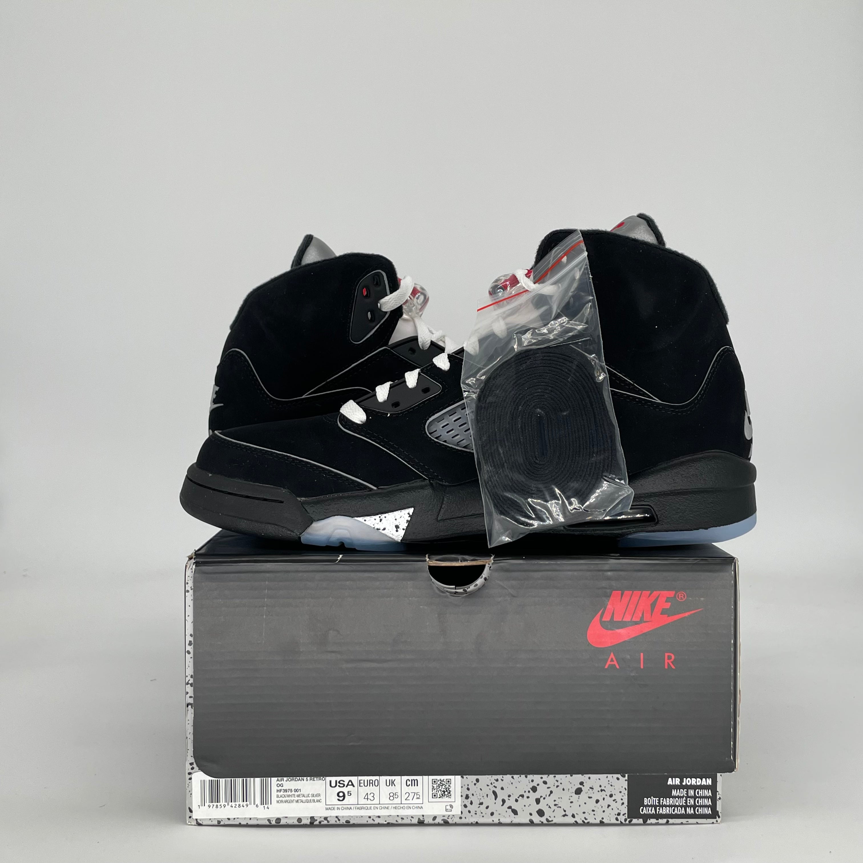 AIR JORDAN 5 BLACK METALLIC REIMAGINED HF3975-001 SIZE 9.5/11W