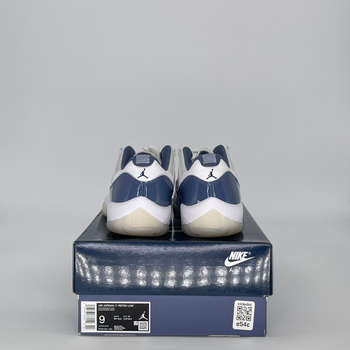 Jordan 11 Retro Low Diffused Blue