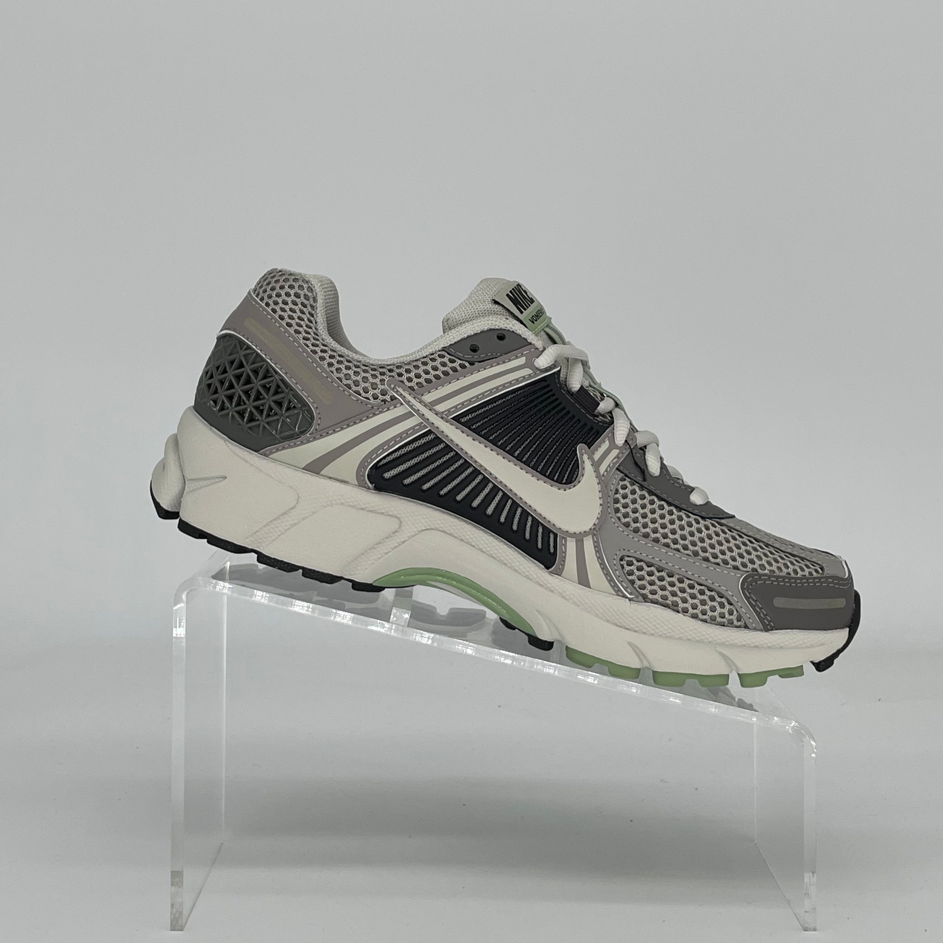 NIKE ZOOM VOMERO 5 COBBLESTONE FLAT PEWTER W FB8825-001