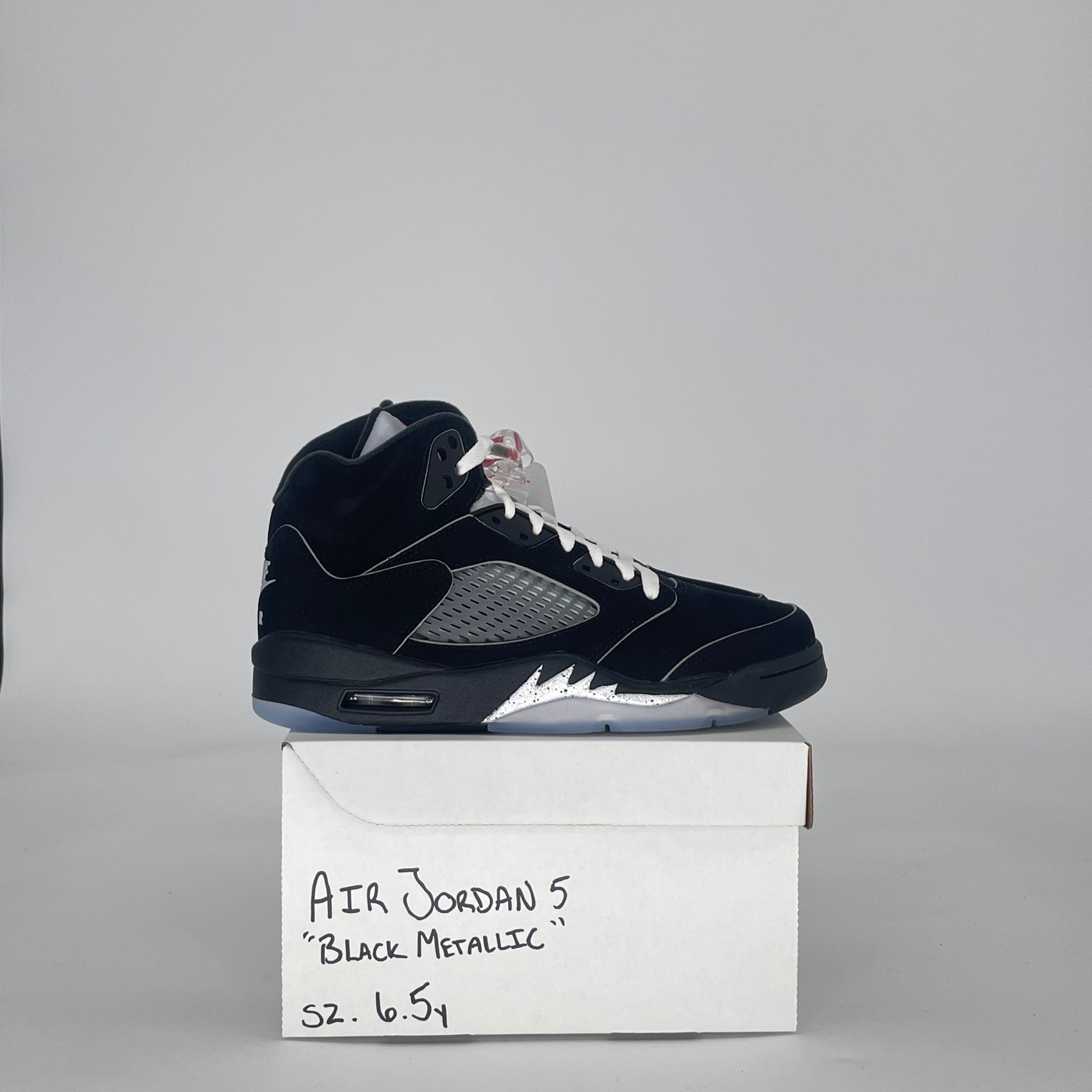 AIR JORDAN 5 BLACK METALLIC REIMAGINED HF3976-001 SIZE 6.5/8W GS