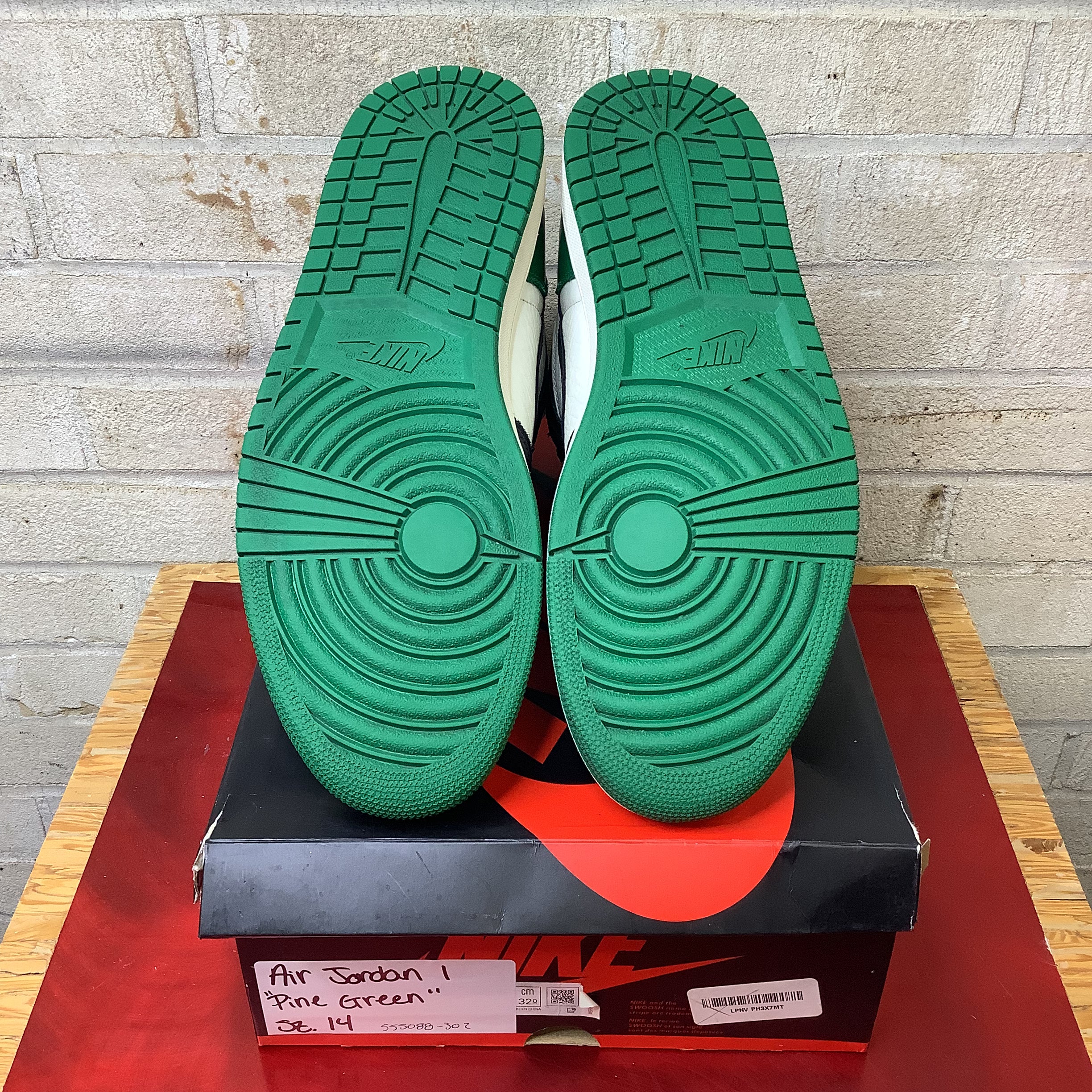 AIR JORDAN 1 PINE GREEN 555088-302 SIZE 14/15.5W