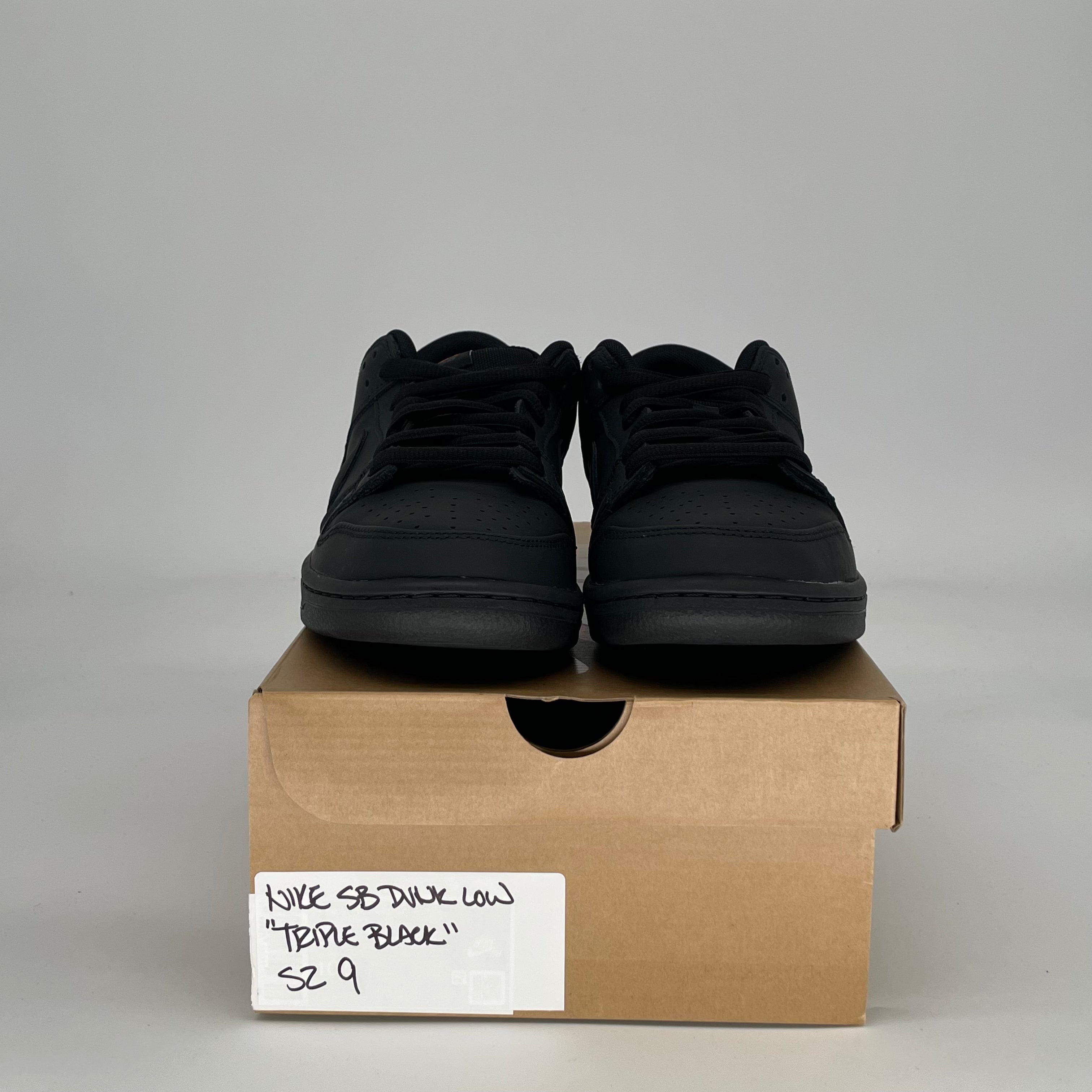 NIKE SB DUNK LOW TRIPLE BLACK FJ1674-001 SIZE 9/10.5W