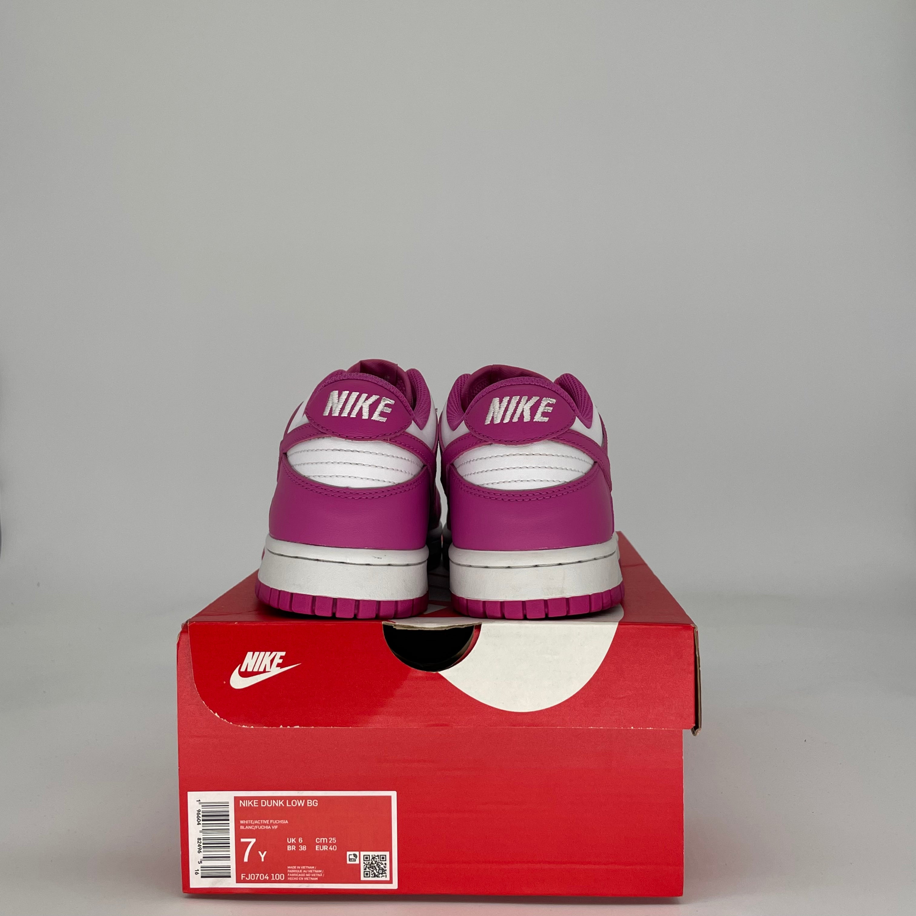 NIKE DUNK LOW ACTIVE FUCHSIA FJ0704-100 SIZE 7/8.5W