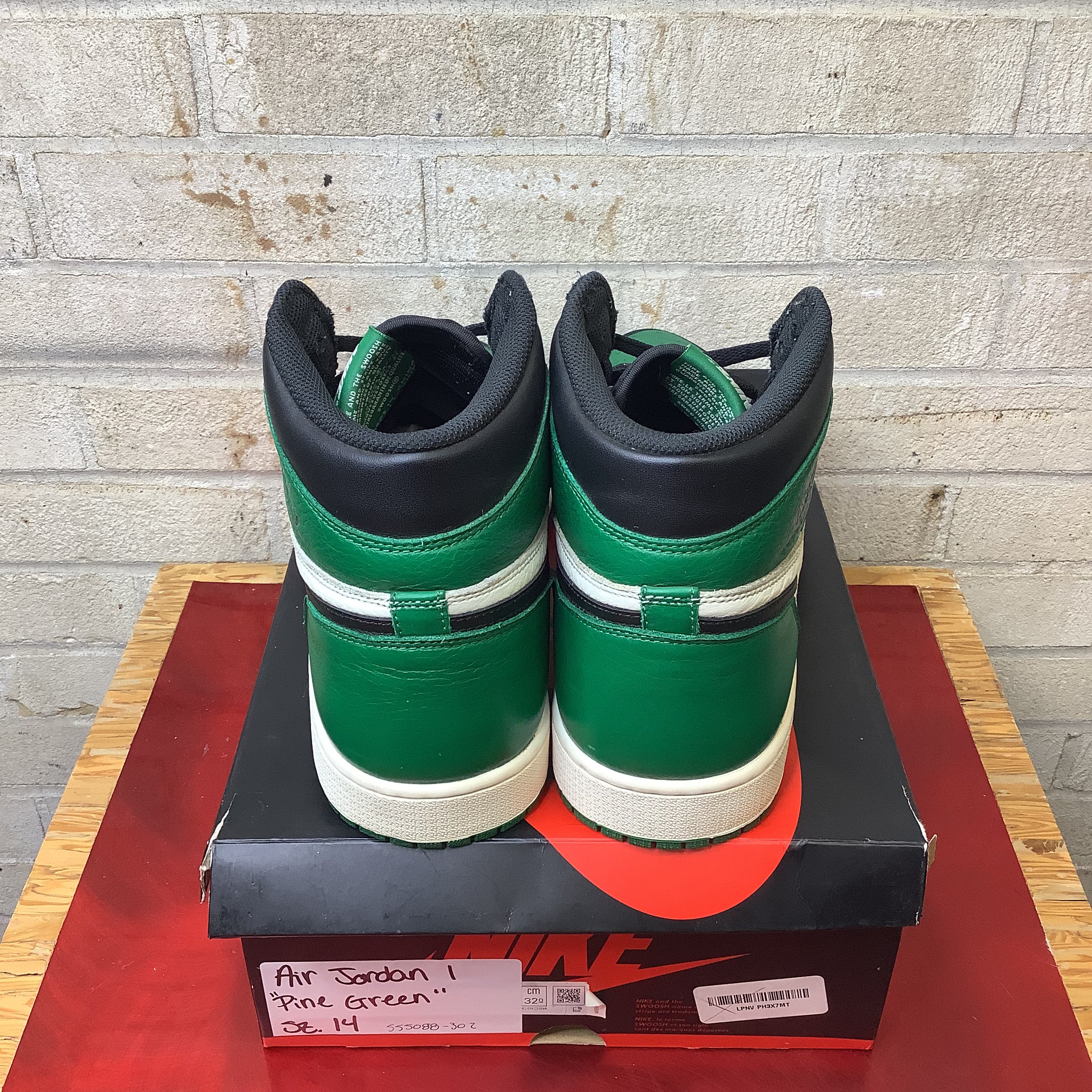 AIR JORDAN 1 PINE GREEN 555088-302 SIZE 14/15.5W