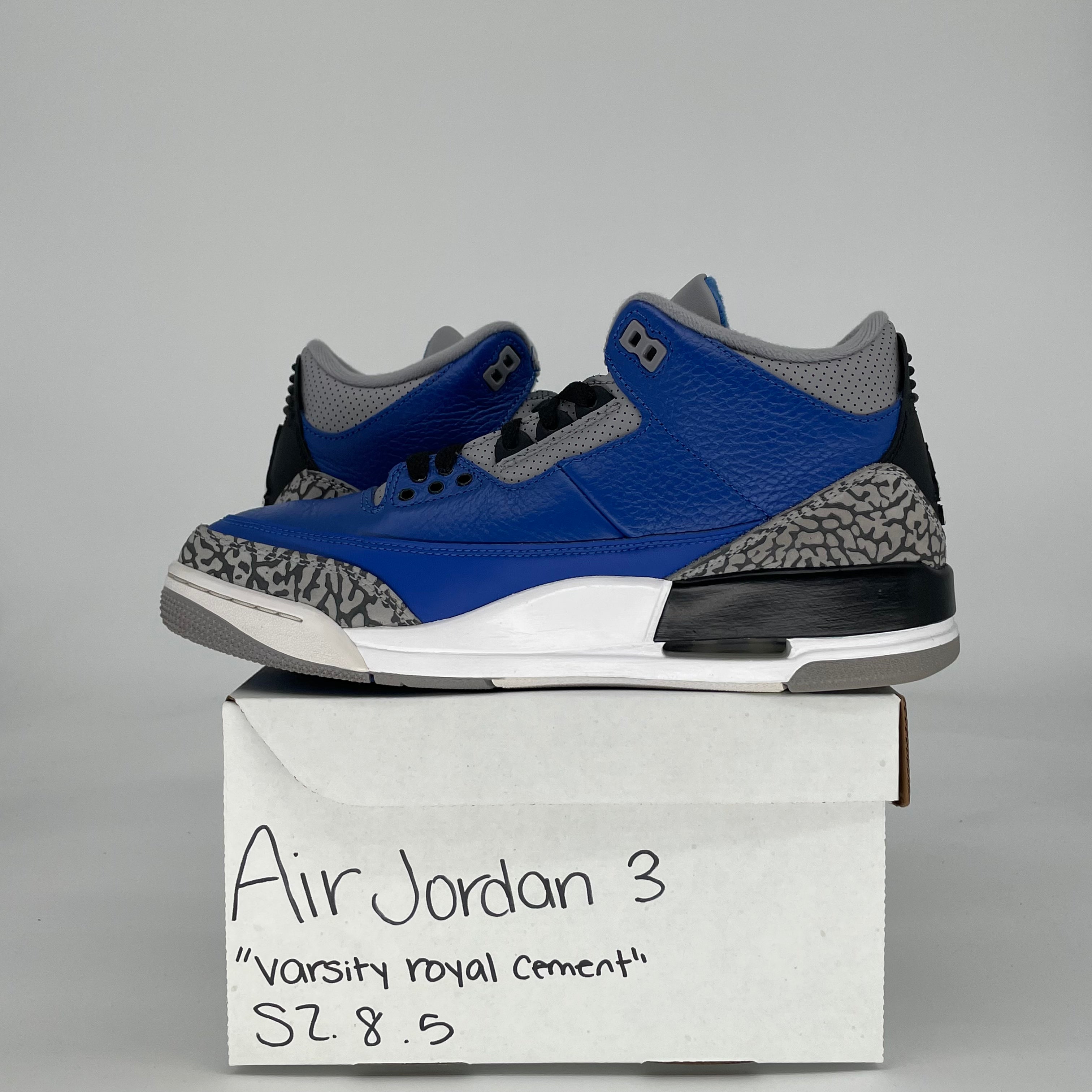 AIR JORDAN 3 VARSITY ROYAL CEMENT CT8532-400 SIZE 8.5/10W