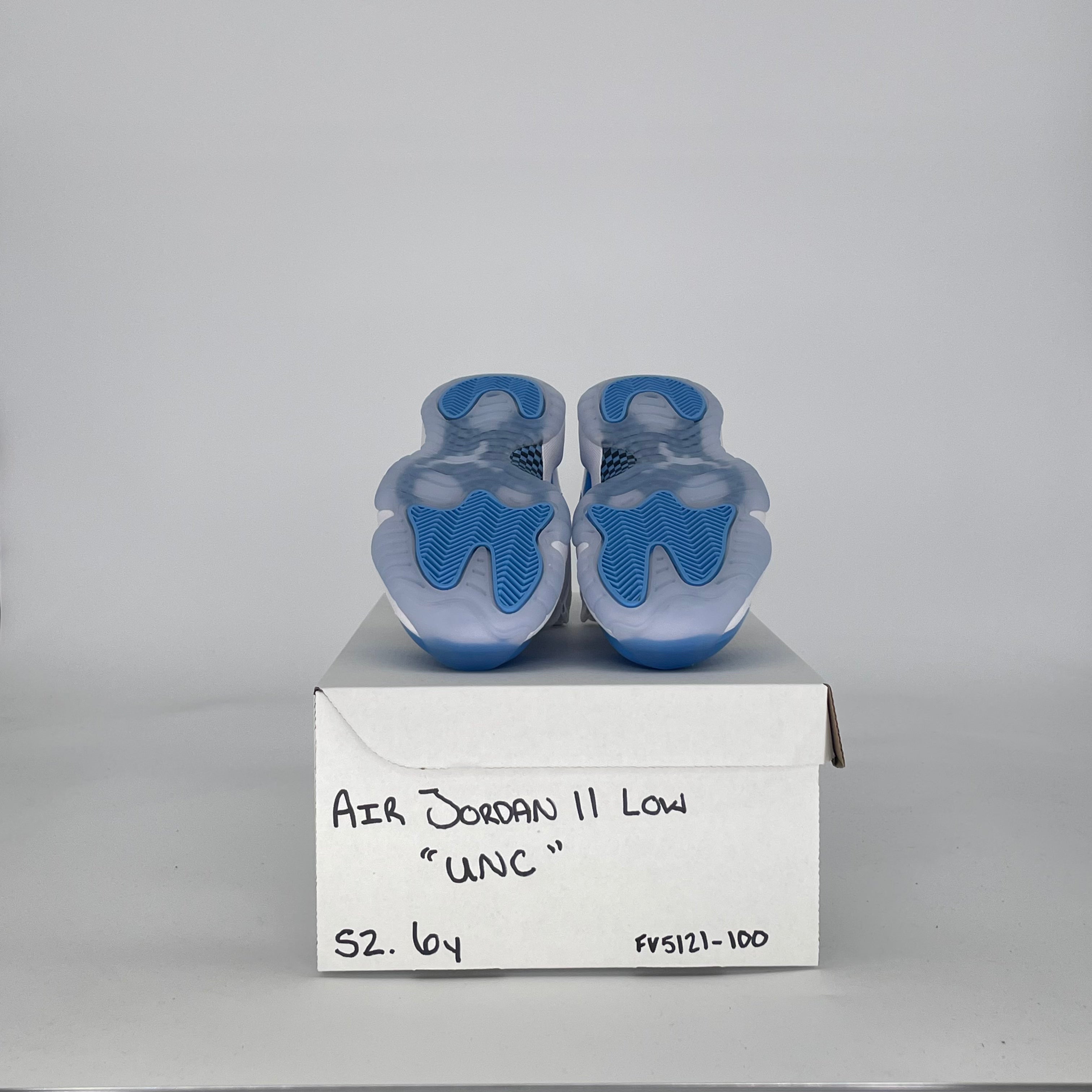 AIR JORDAN 11 LOW UNIVERSITY BLUE FV5121-100 SIZE 6/7.5W GS