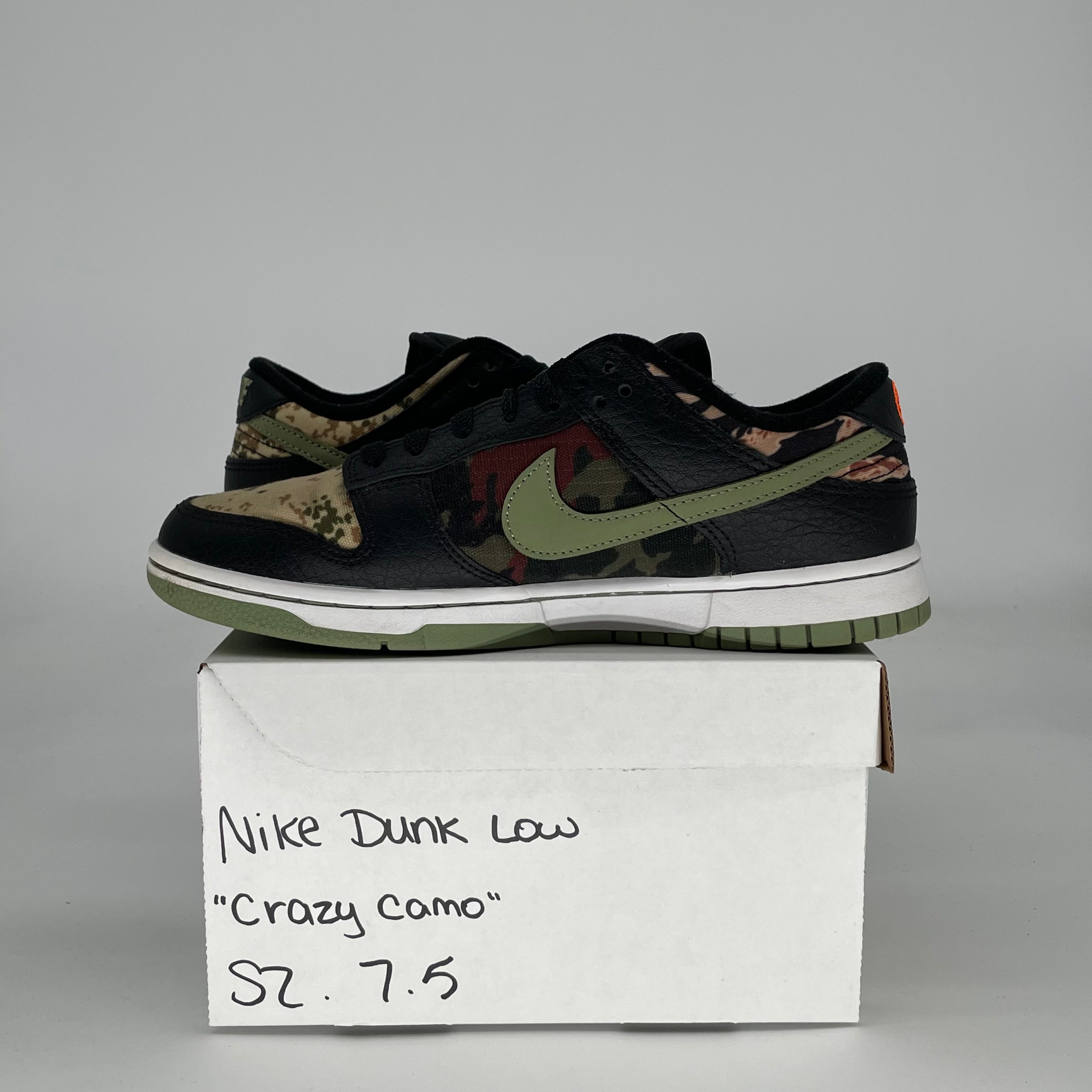 NIKE DUNK LOW CRAZY CAMO DH0957-001 SIZE 7.5/9W